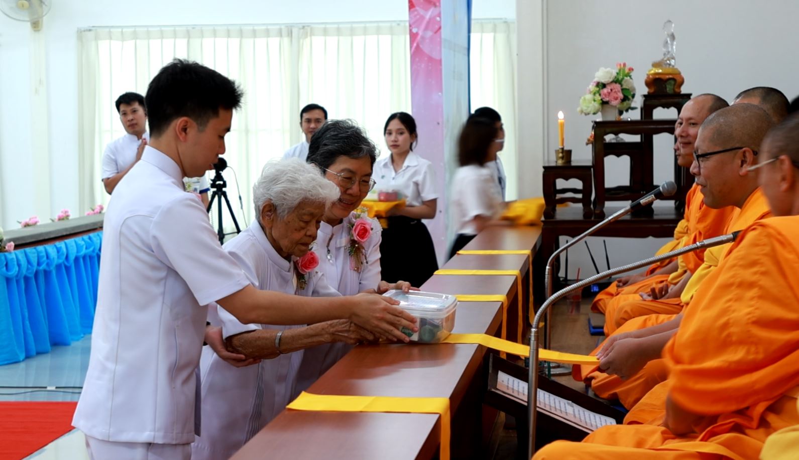 พิธีทอดผ้าป่า เพื่อถวายยานพาหนะ ณ ศูนย์ปฏิบัติธรรม ธรรมธารา สายไหม กรุงเทพมหานคร