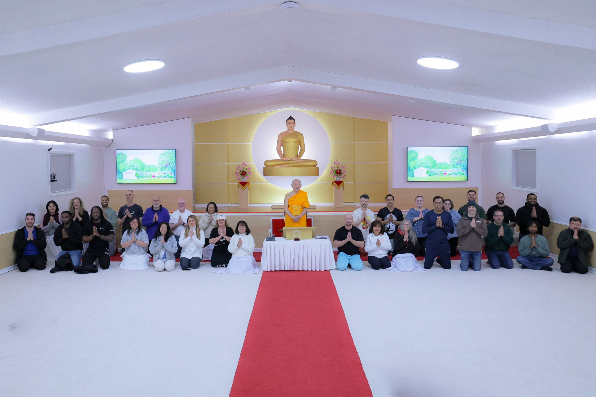 วัดพระธรรมกายจอร์เจีย จัดกิจกรรมนั่งสมาธิสำหรับชาวท้องถิ่น