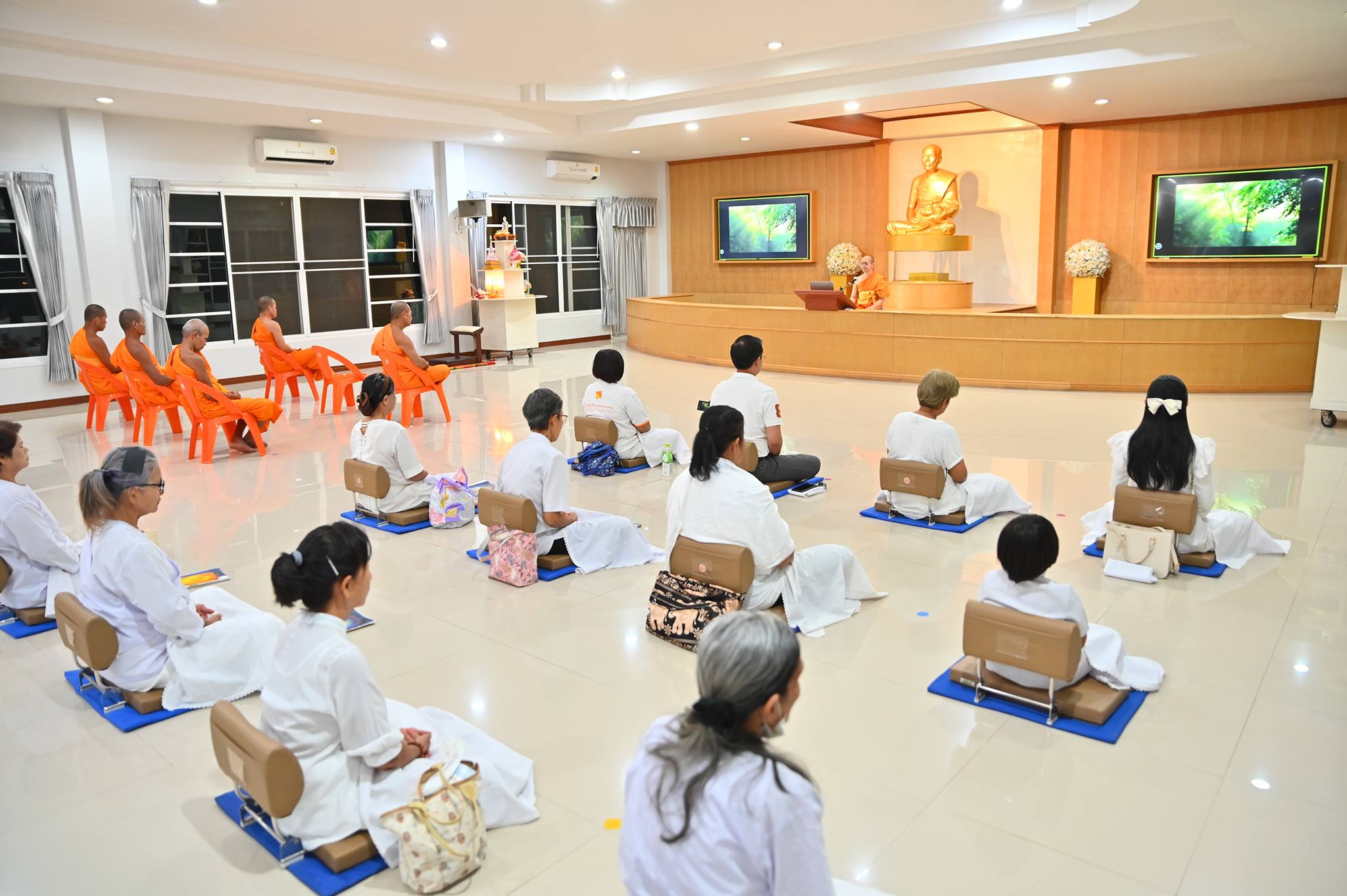 ศูนย์ปฏิบัติธรรมพนมสารคาม จัดปฏิบัติธรรมประจำสัปดาห์