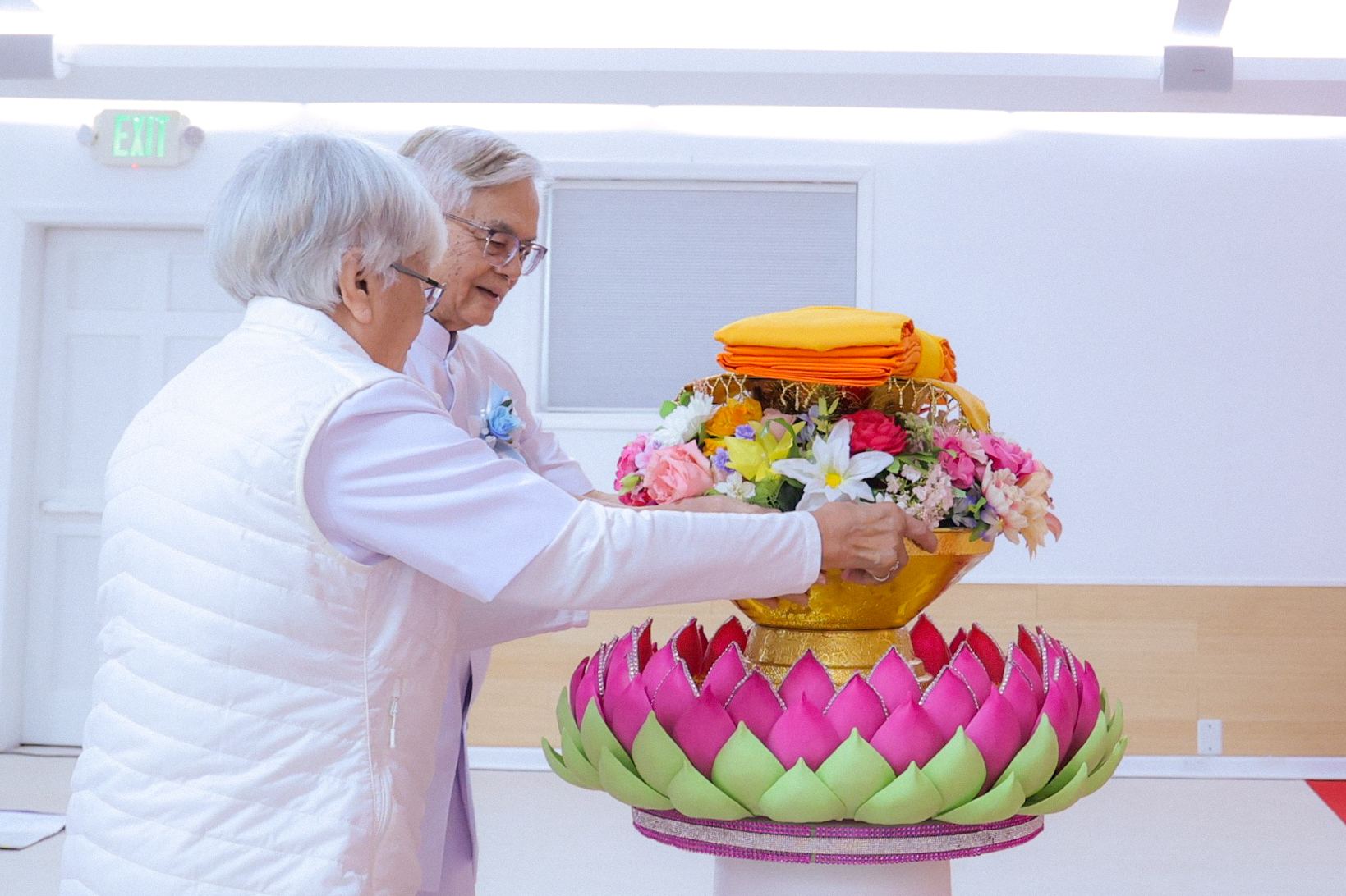 วัดพระธรรมกายจอร์เจีย จัดงานบุญวันอาทิตย์ และพิธีทอดผ้าป่าบำรุงวัด