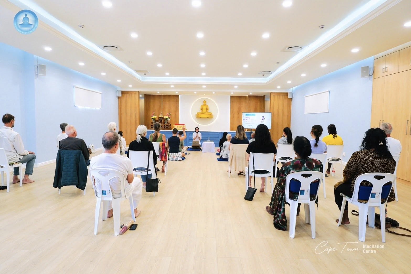 วัดพุทธเคปทาวน์ จัดคลาสสมาธิแก่ชาวท้องถิ่น