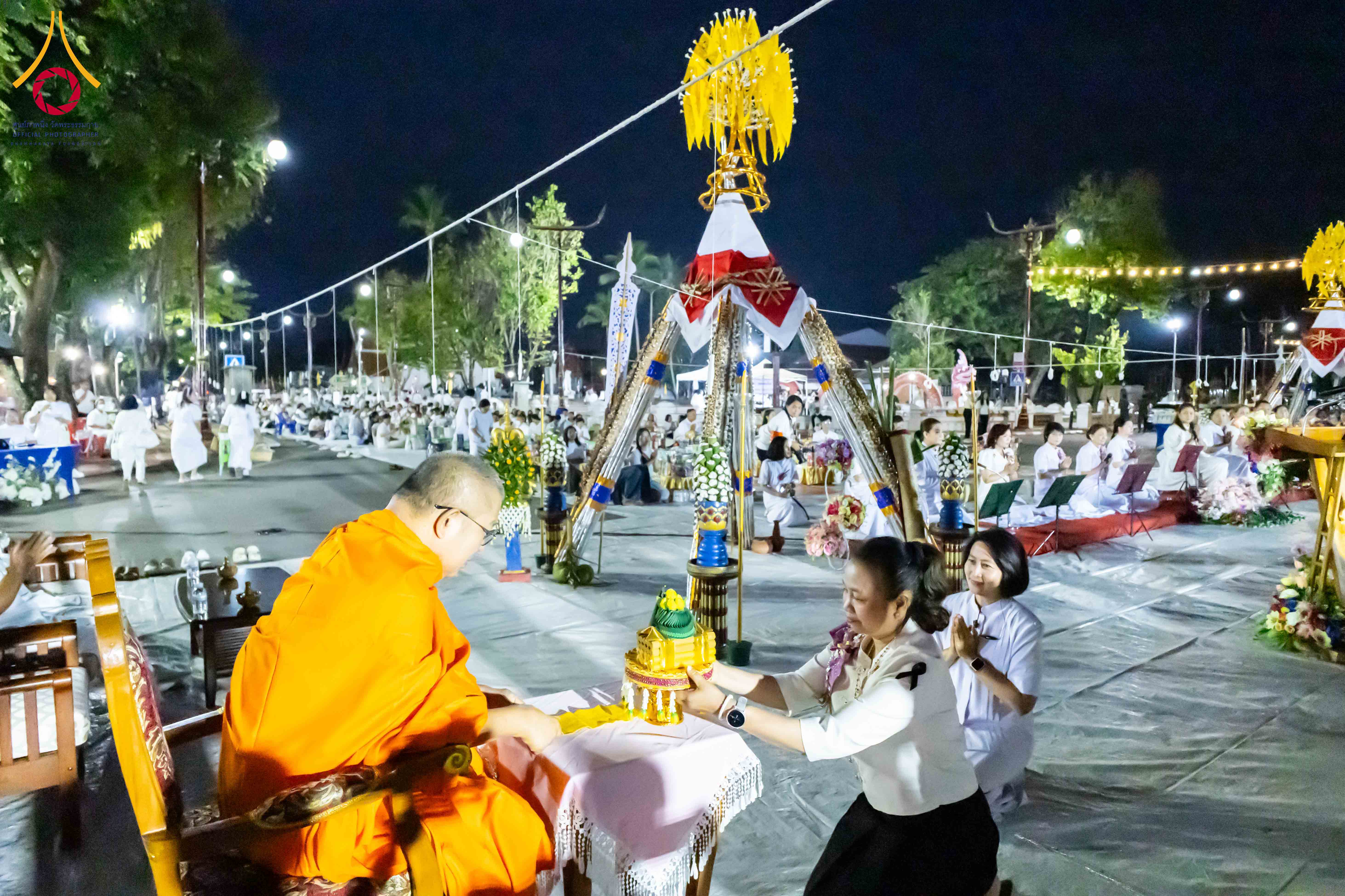 พิธีทำบุญตักบาตร 1,111 รูป ครบรอบ 744 ปีนครน่าน ทำบุญสืบชะตาเมือง และช่วยเหลือคณะสงฆ์ 323 วัด 4 จังหวัด ชายแดนภาคใต้