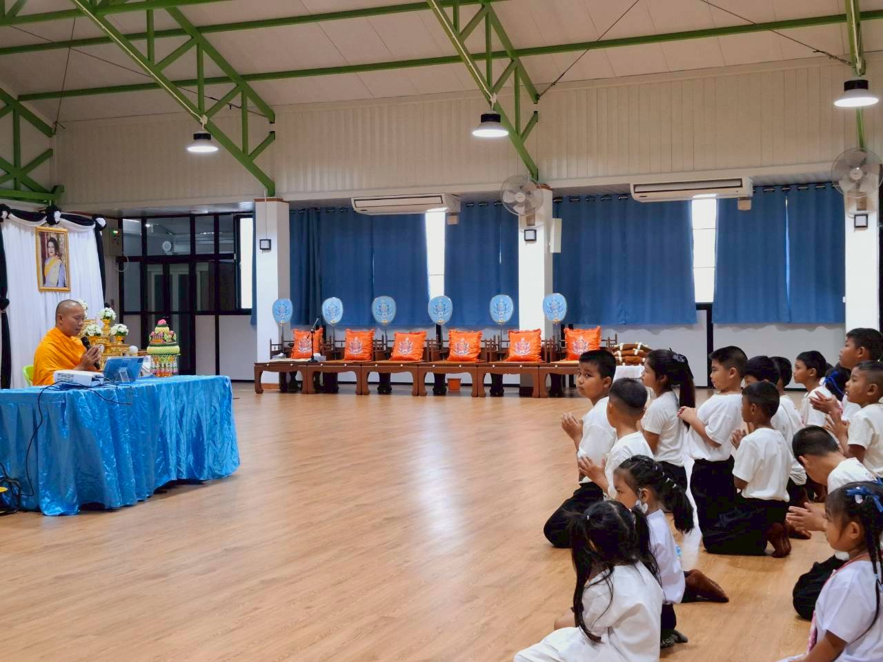 โครงการอบรมคุณธรรมโรงเรียนวัดทางกลาง(ประชาสามัคคีอุปถัมภ์)