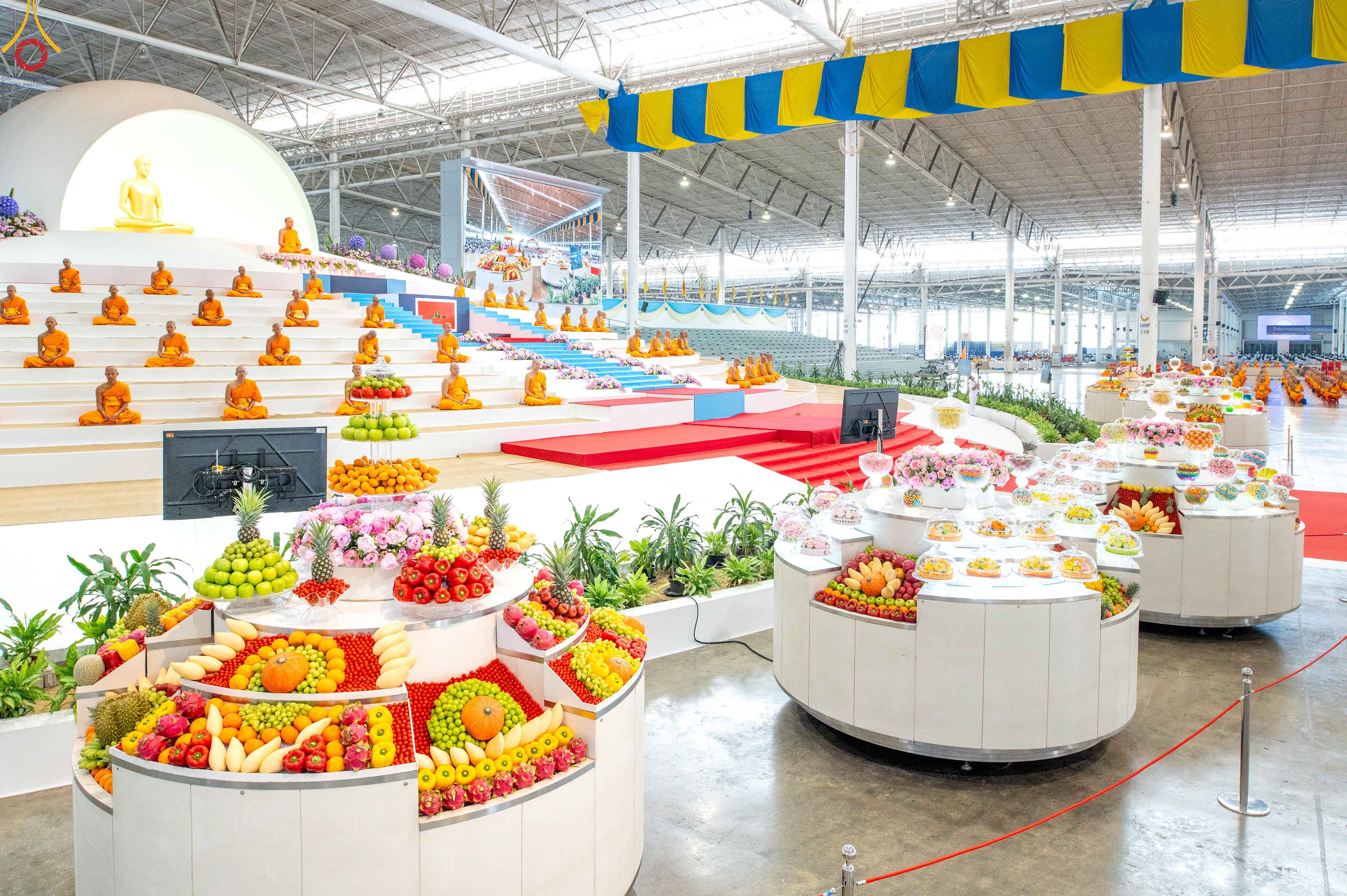 วัดพระธรรมกาย จัดพิธีบูชาข้าวพระ