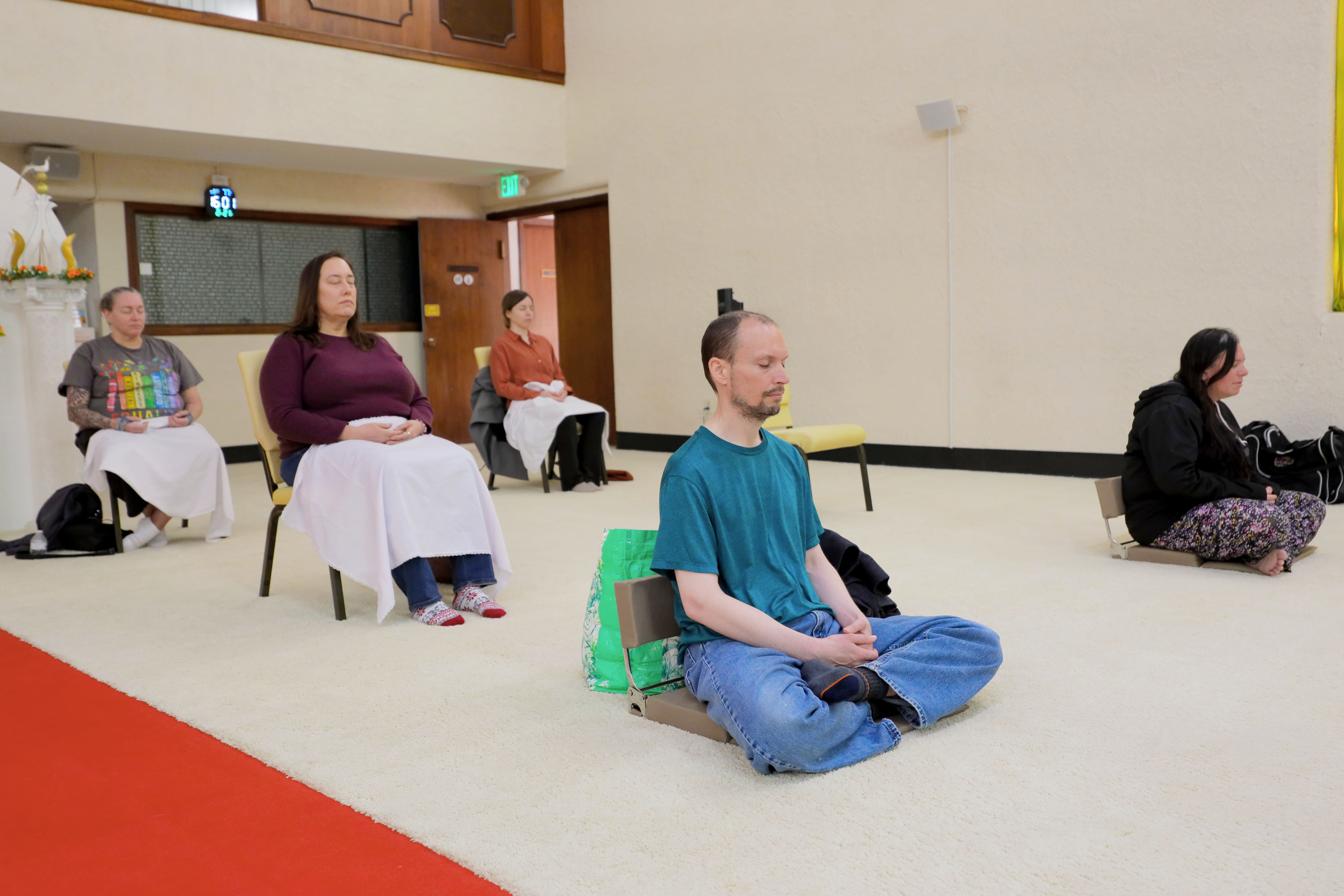 วัดพระธรรมกายแคนซัส จัดคลาสสมาธิประจำสัปดาห์