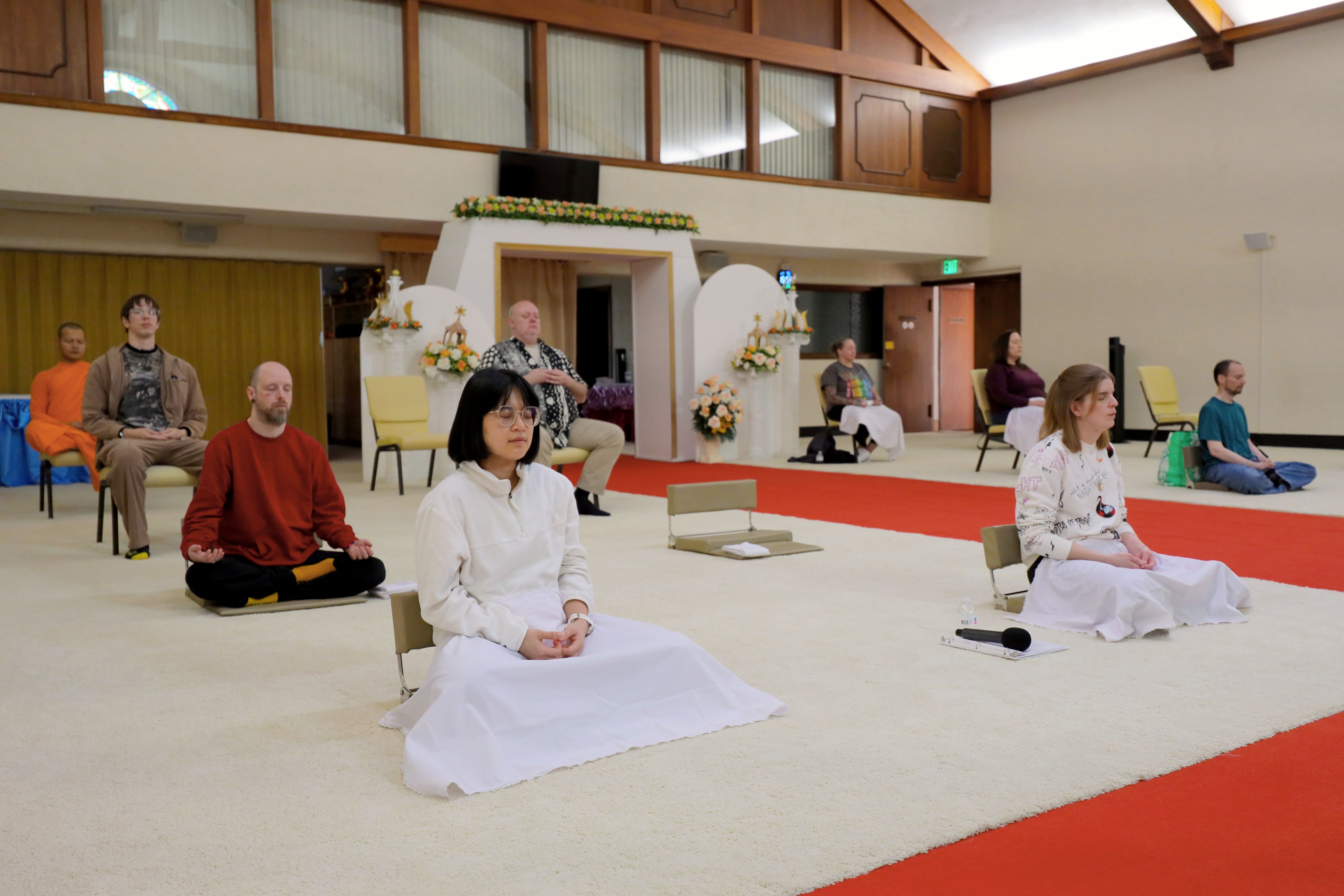 วัดพระธรรมกายแคนซัส จัดคลาสสมาธิประจำสัปดาห์