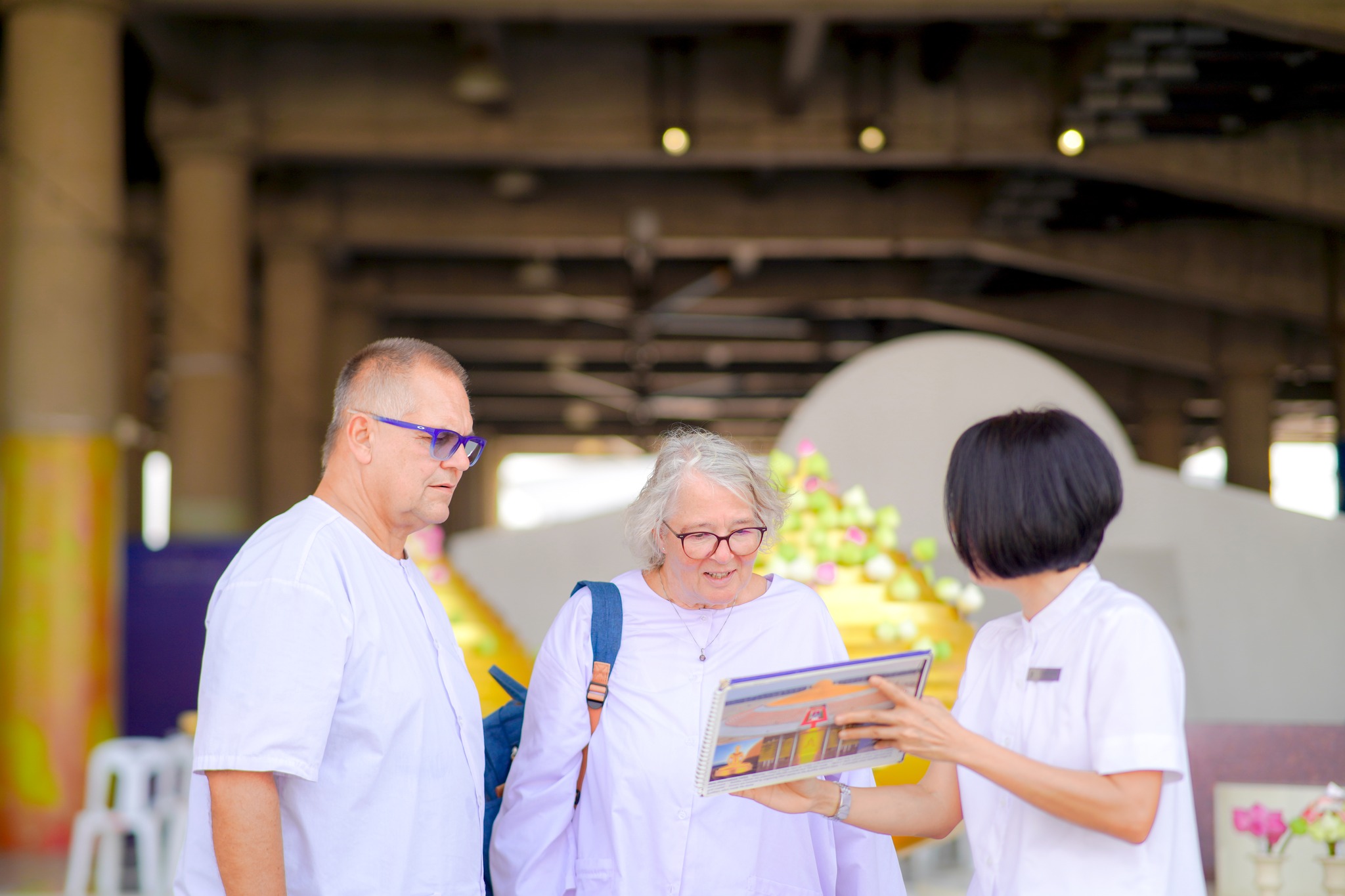 ชาวเยอรมัน เดินทางมาเยี่ยมชมวัดพระธรรมกาย