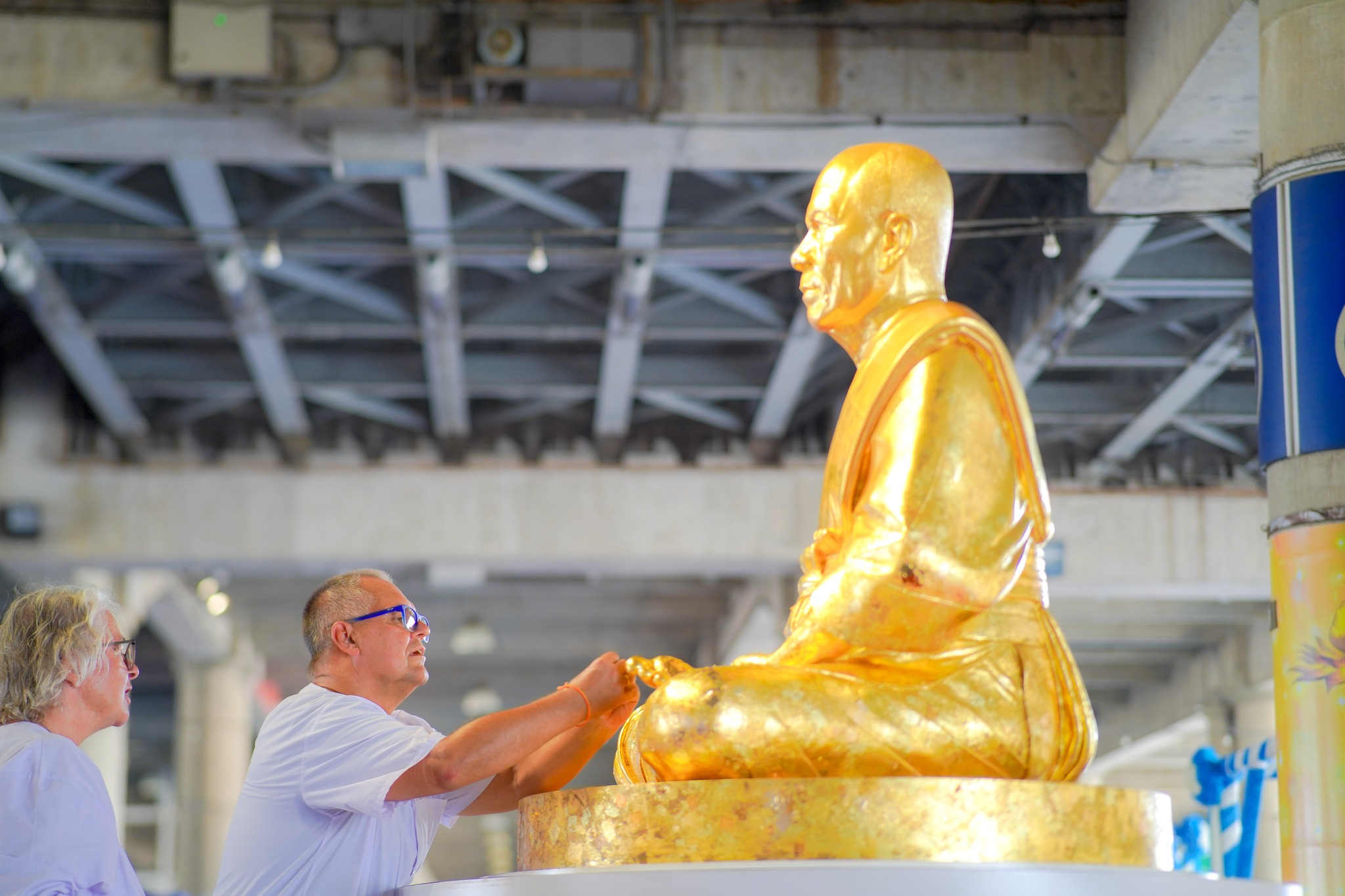 ชาวเยอรมัน เดินทางมาเยี่ยมชมวัดพระธรรมกาย