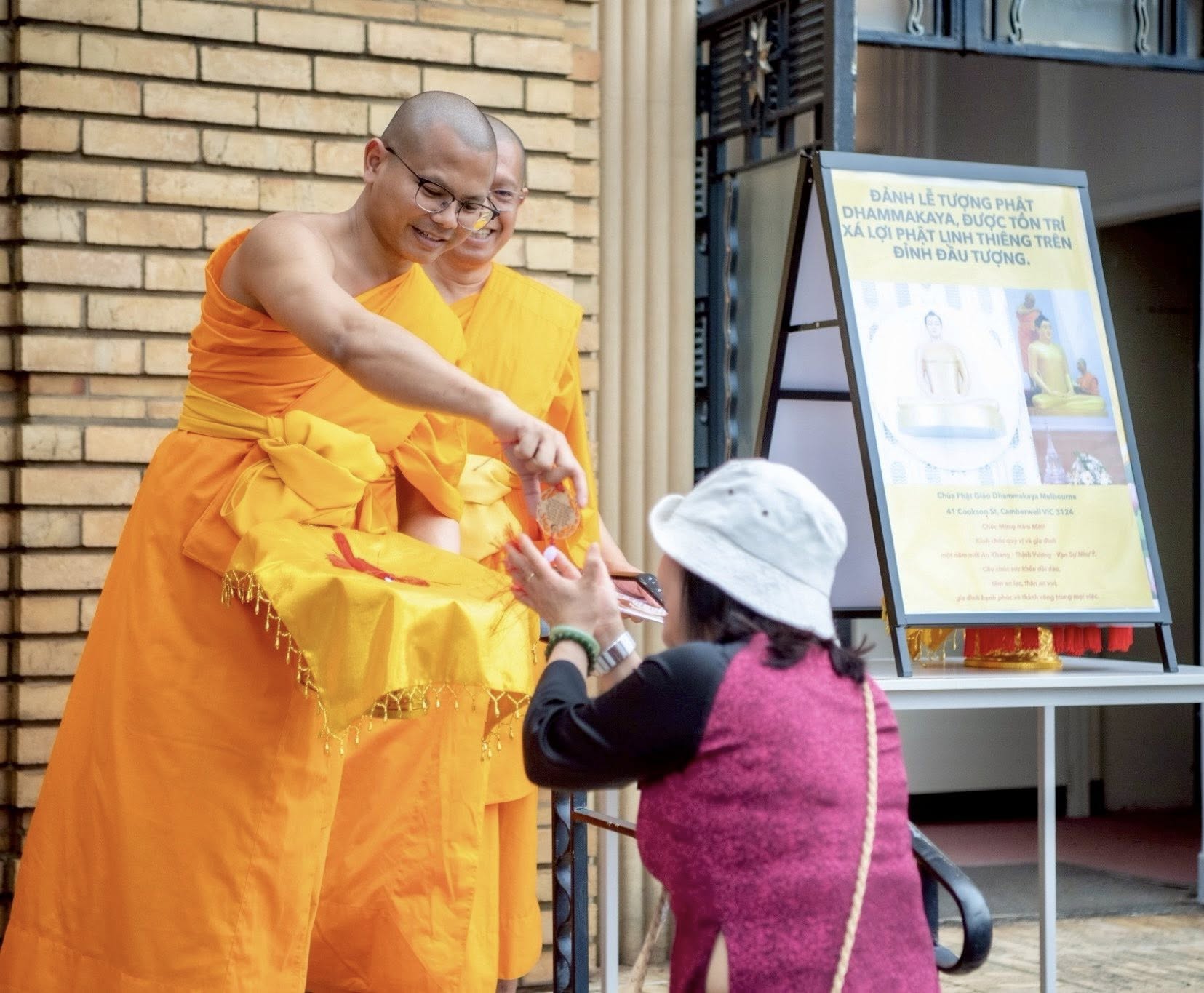 วัดพระธรรมกายเมลเบิร์น จัดพิธีบูชาข้าวพระและพิธีสักการะองค์พระธรรมกาย