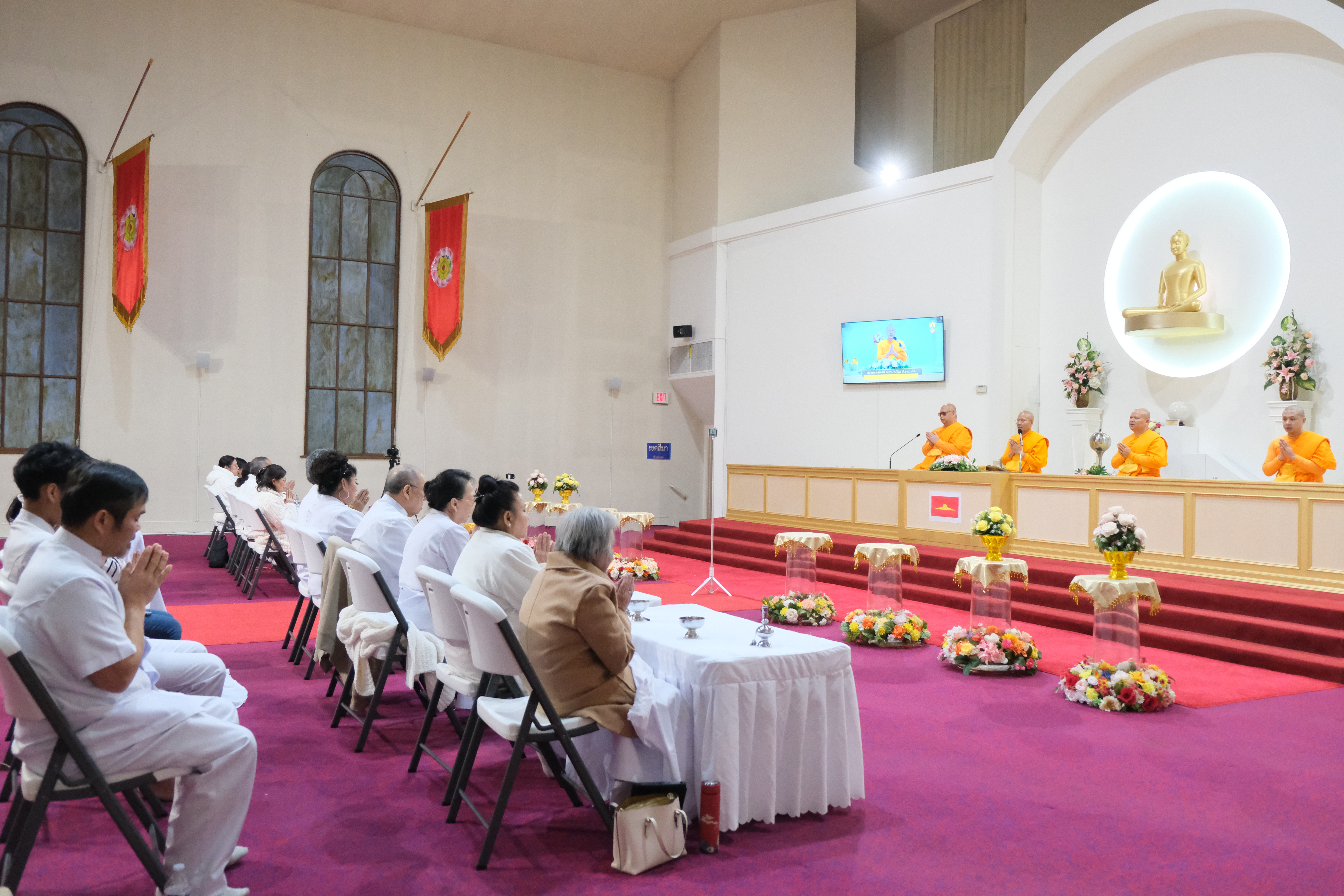 วัดพระธรรมกายออเรกอน จัดงานบุญบูชาข้าวพระ