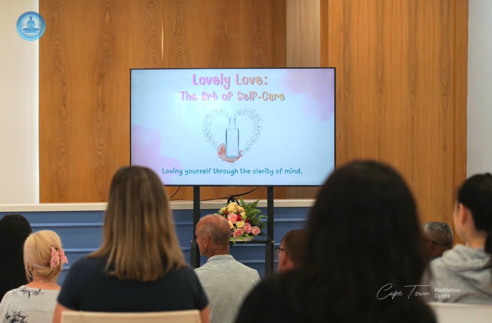 วัดพุทธเคปทาวน์ จัดกิจกรรมสอนสมาธิให้กับชาวท้องถิ่น