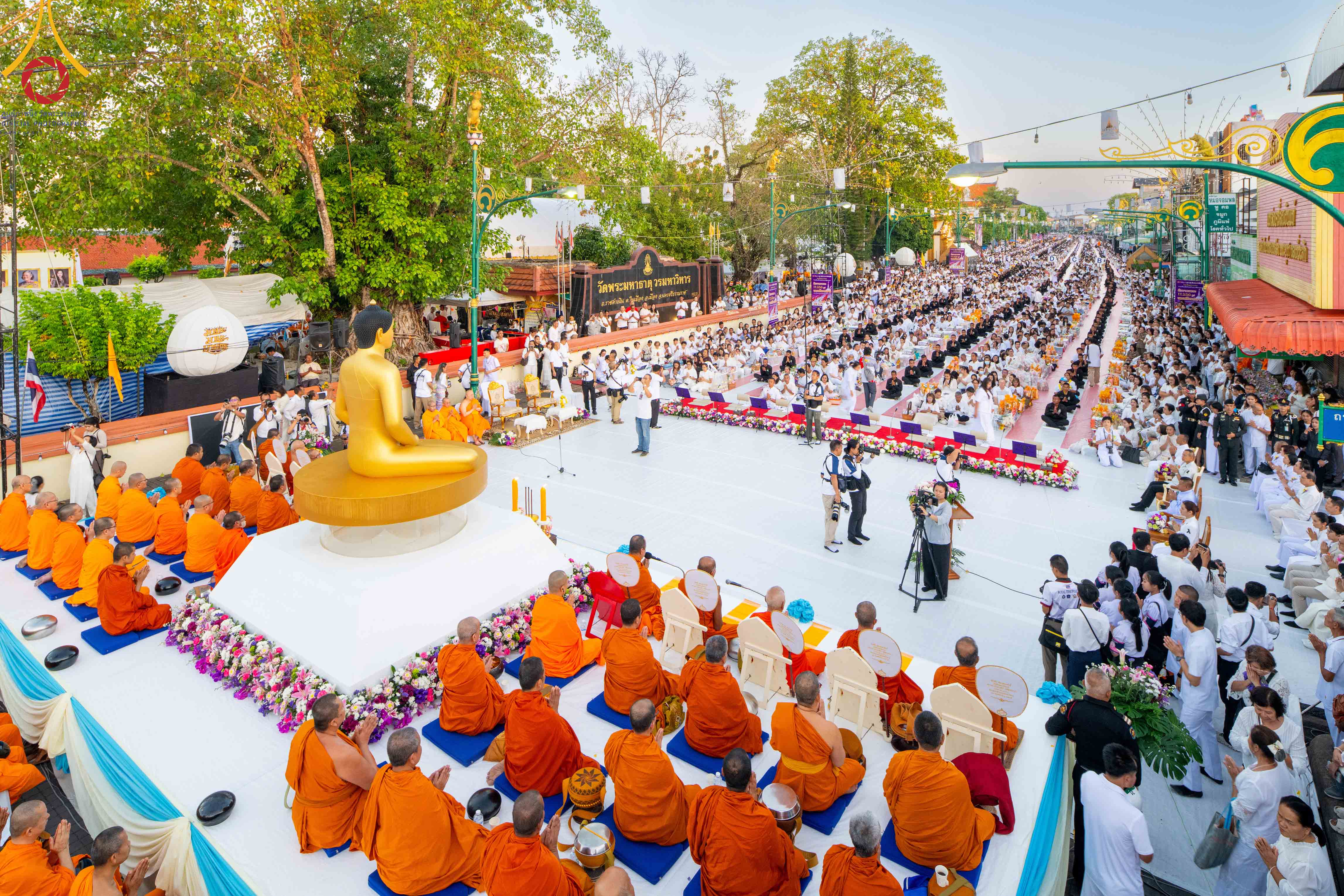 พิธีตักบาตรมหากุศลพระสงฆ์ 11,250 รูป เฉลิมฉลอง 1,250 ปี ศรีธรรมราชเจดีย์สู่มรดกโลก