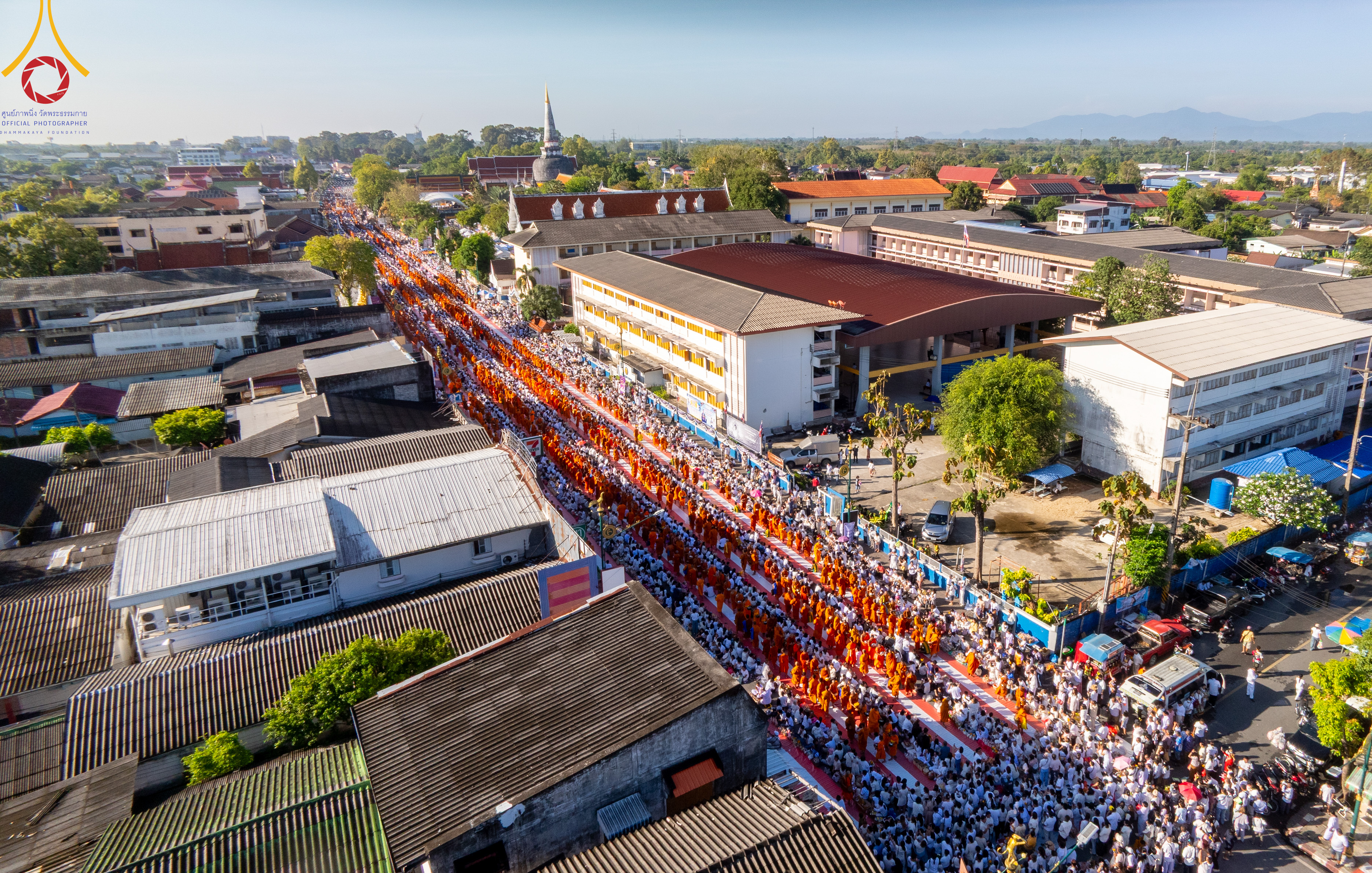 พิธีตักบาตรมหากุศลพระสงฆ์ 11,250 รูป เฉลิมฉลอง 1,250 ปี ศรีธรรมราชเจดีย์สู่มรดกโลก