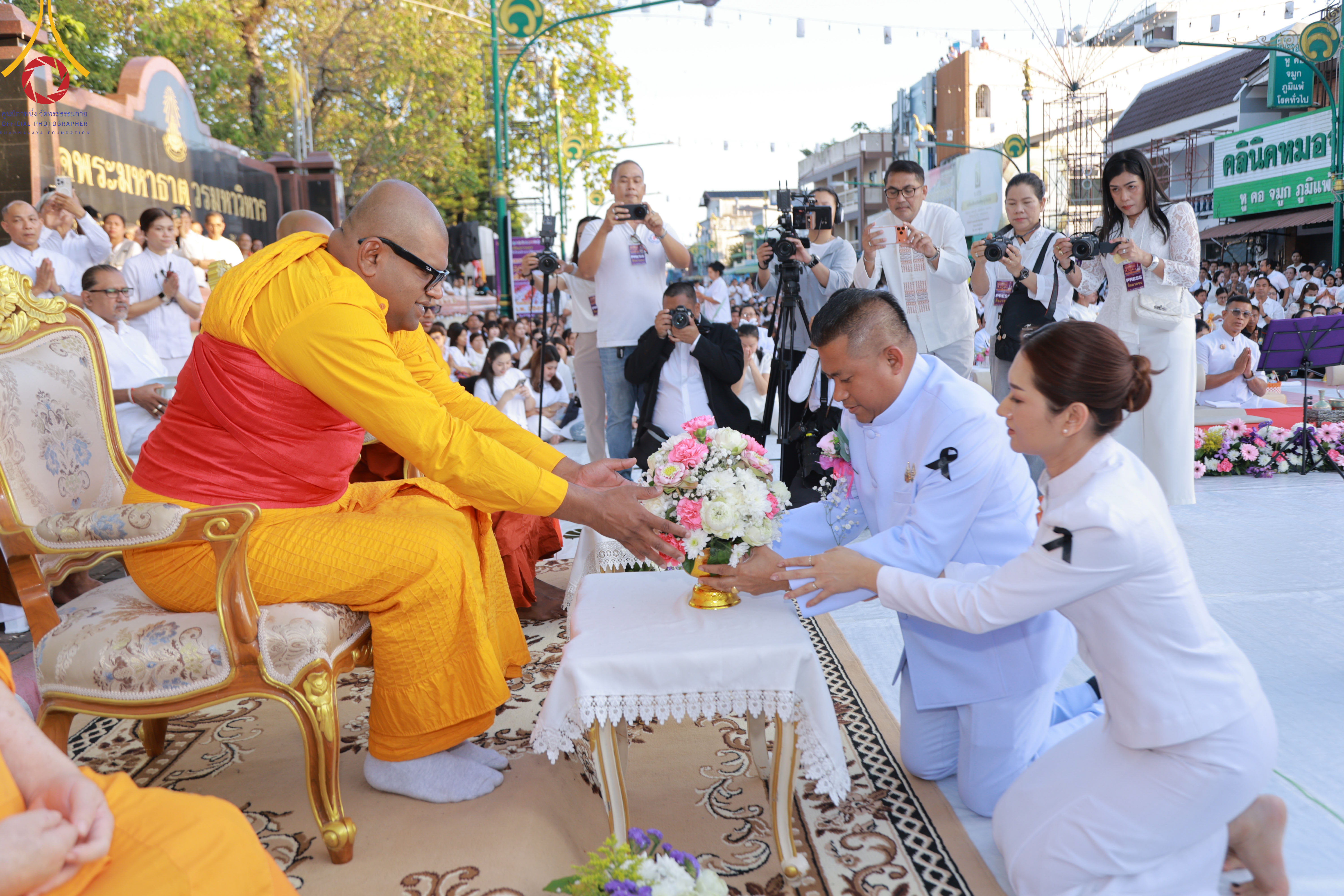 พิธีตักบาตรมหากุศลพระสงฆ์ 11,250 รูป เฉลิมฉลอง 1,250 ปี ศรีธรรมราชเจดีย์สู่มรดกโลก
