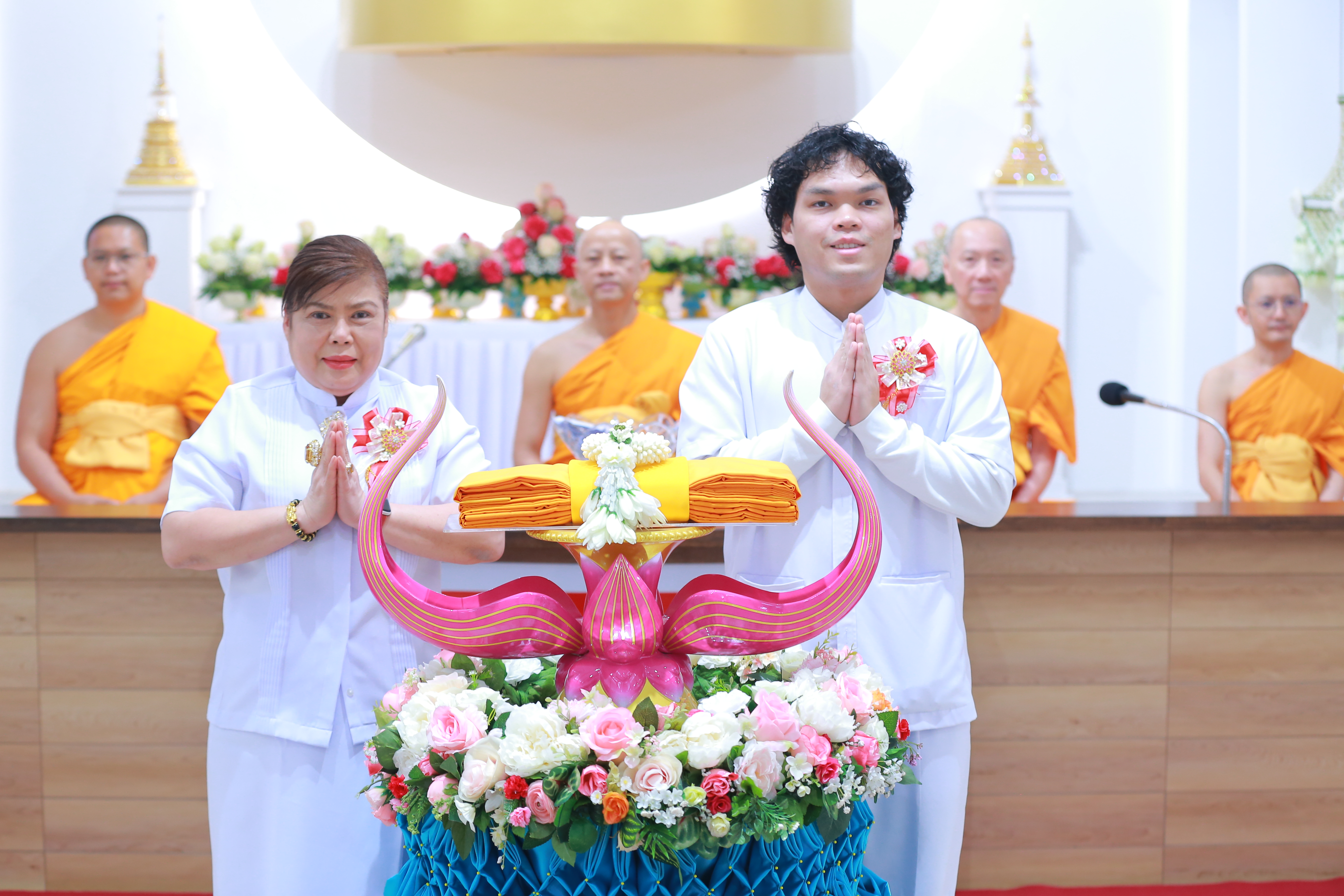 วัดพระธรรมกายซีแอตเติล จัดงานบุญบูชาข้าวพระ