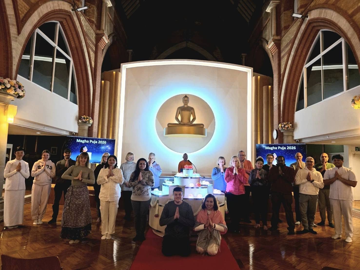 วัดพระธรรมกายลอนดอน จัดคลาสสมาธิให้แก่ชาวท้องถิ่น