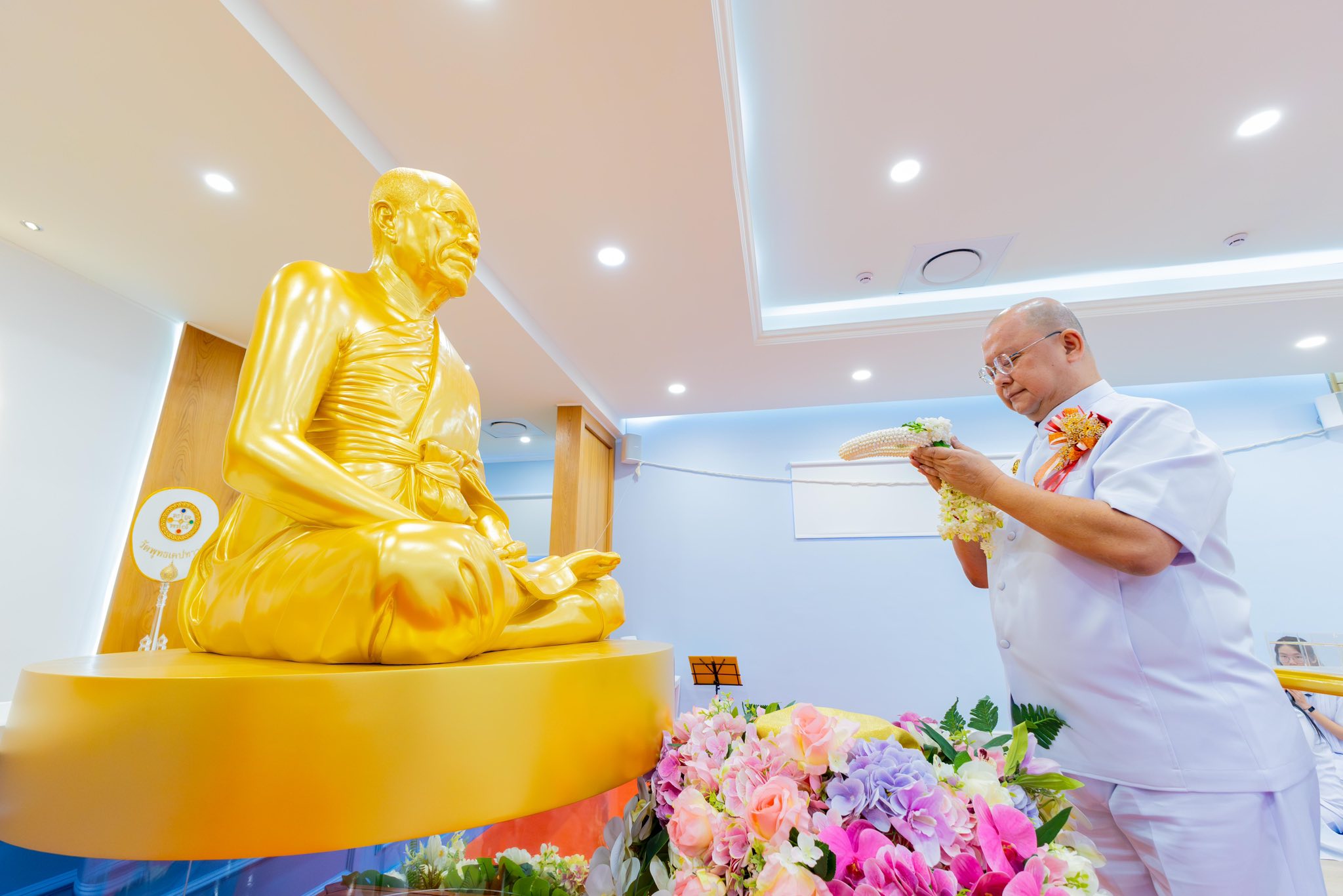 วัดพุทธเคปทาวน์ สาธารณรัฐแอฟริกาใต้ จัดพิธีสมโภชรูปเหมือนพระมงคลเทพมุนี หลวงปู่วัดปากน้ำ องค์แรกในทวีปแอฟริกา