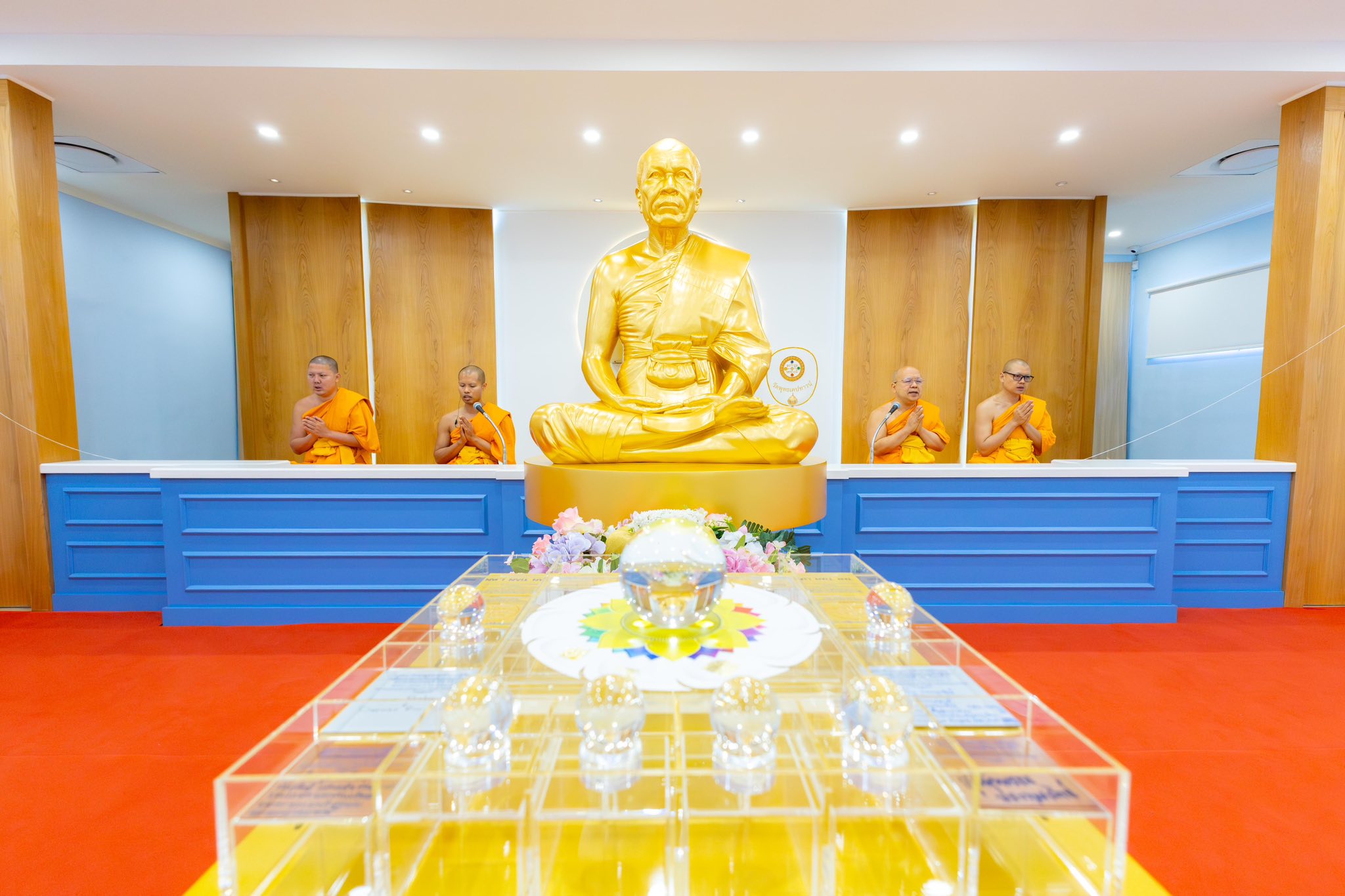 วัดพุทธเคปทาวน์ สาธารณรัฐแอฟริกาใต้ จัดพิธีสมโภชรูปเหมือนพระมงคลเทพมุนี หลวงปู่วัดปากน้ำ องค์แรกในทวีปแอฟริกา