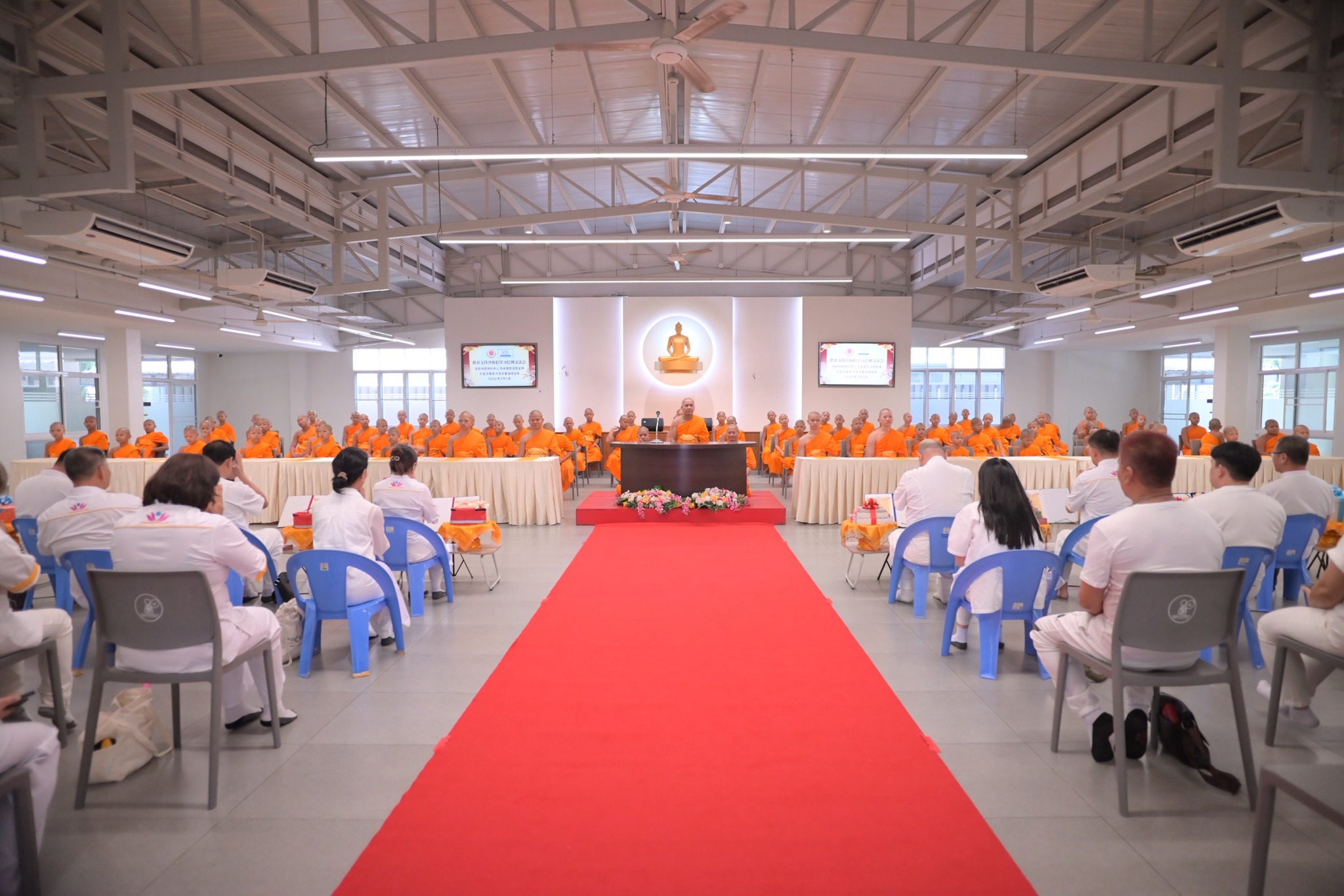 ศูนย์ปฏิบัติธรรม ธรรมโยธิน ปีนัง จัดพิธีถวายกองบุญการศึกษาพระบาลีแด่สามเณรวัดพระธรรมกาย