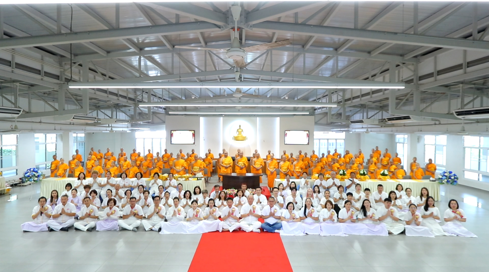 ศูนย์ปฏิบัติธรรม ธรรมโยธิน ปีนัง จัดพิธีถวายกองบุญการศึกษาพระบาลีแด่สามเณรวัดพระธรรมกาย