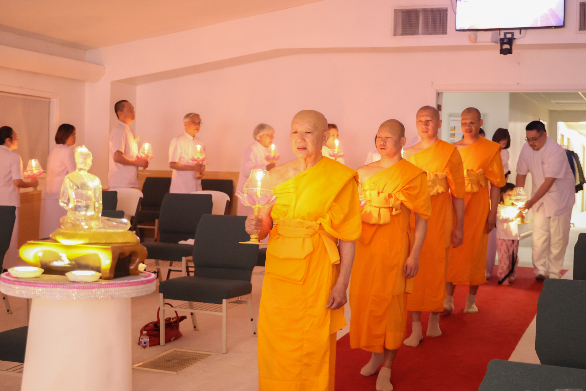 วัดพระธรรมกายจอร์เจีย จัดพิธีจุดโคมมาฆประทีป เนื่องในวันมาฆบูชา