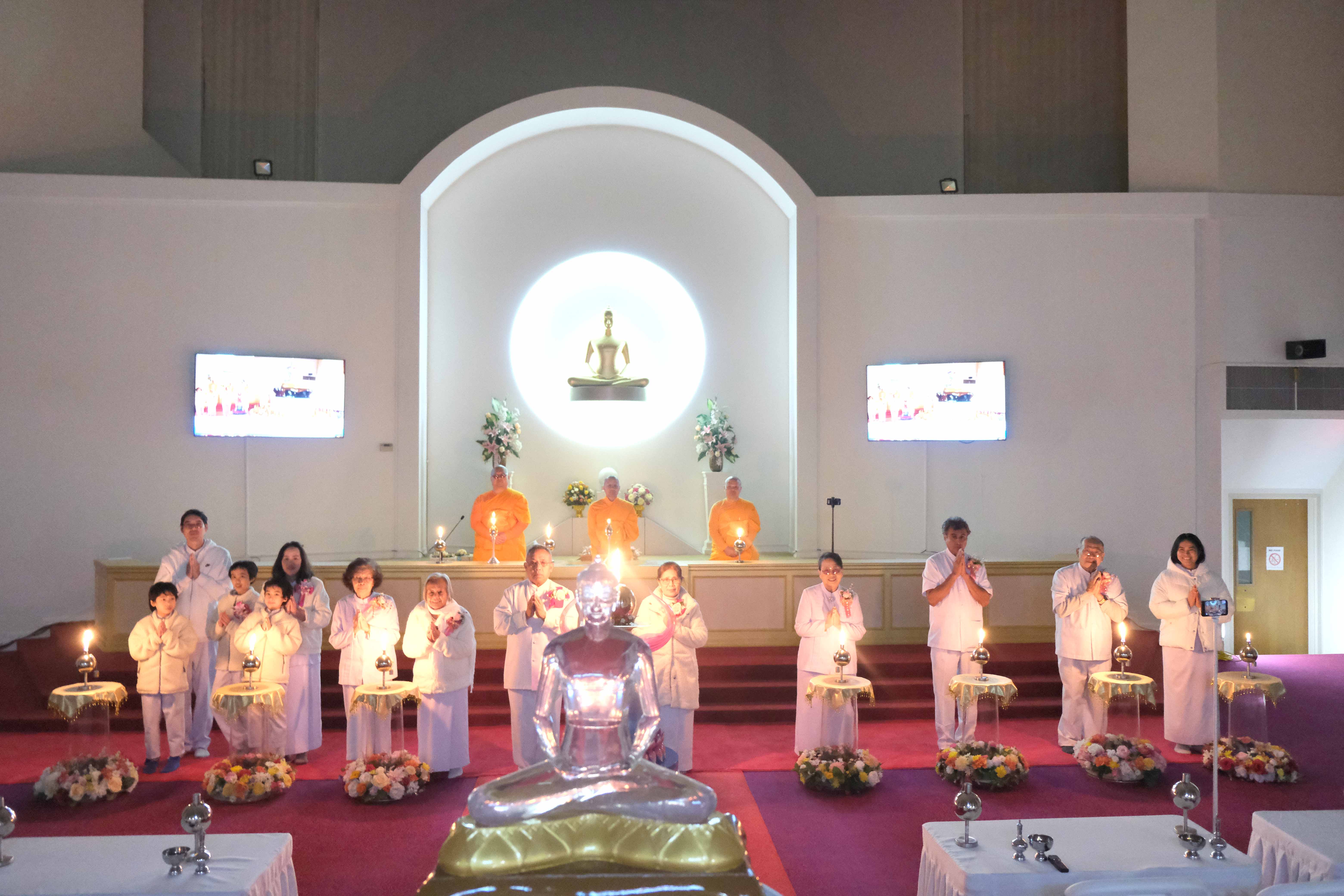 วัดพระธรรมกายออเรกอน จัดพิธีจุดโคมมาฆประทีป เนื่องในวันมาฆบูชา