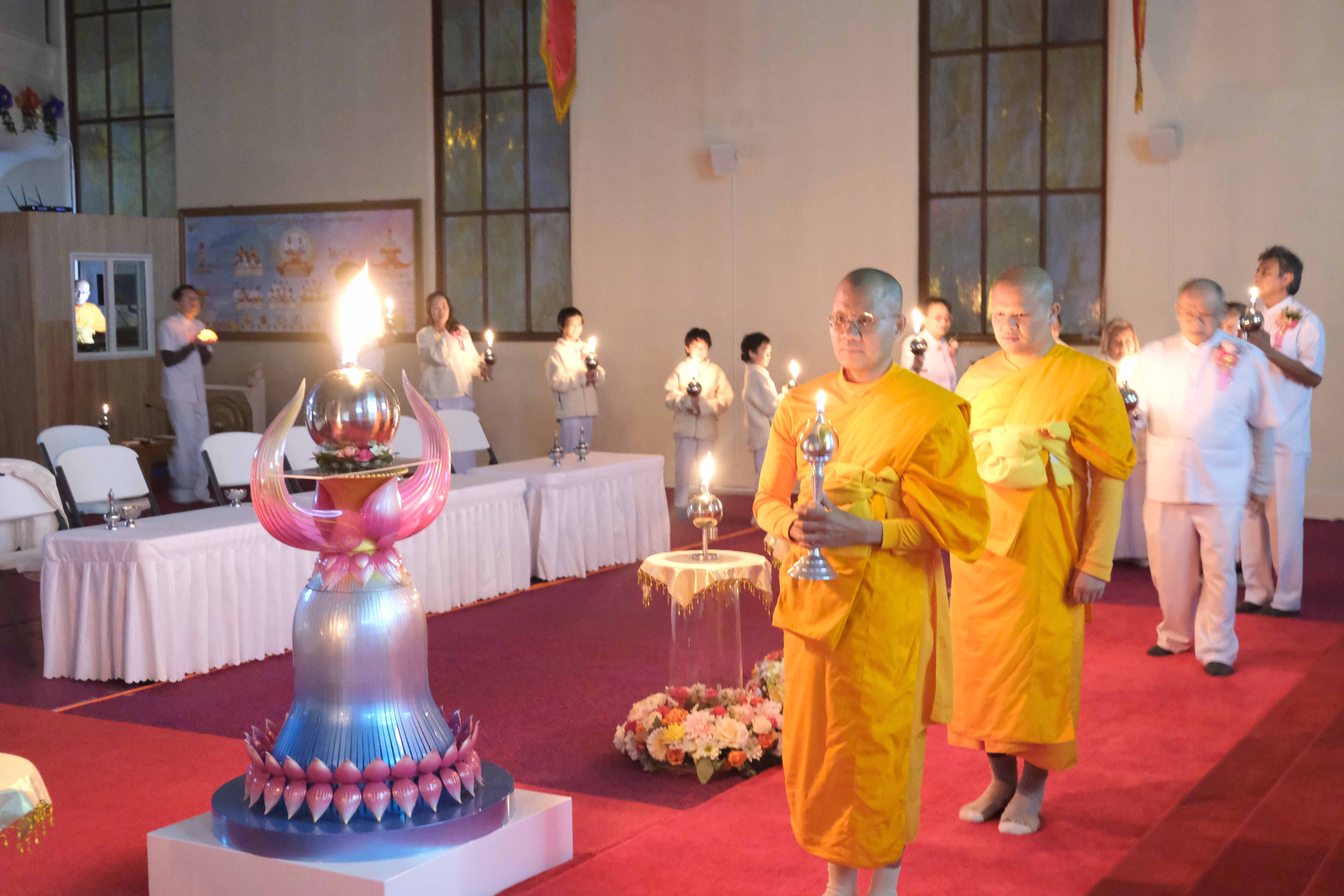 วัดพระธรรมกายออเรกอน จัดพิธีจุดโคมมาฆประทีป เนื่องในวันมาฆบูชา