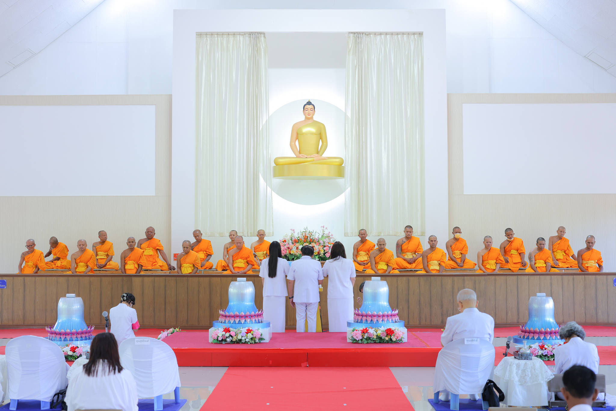 ศูนย์ปฏิบัติธรรมพนมสารคาม (เพชรตะวัน) จังหวัดฉะเชิงเทรา จัดพิธีทอดผ้าป่า ติดตั้งจอ LED