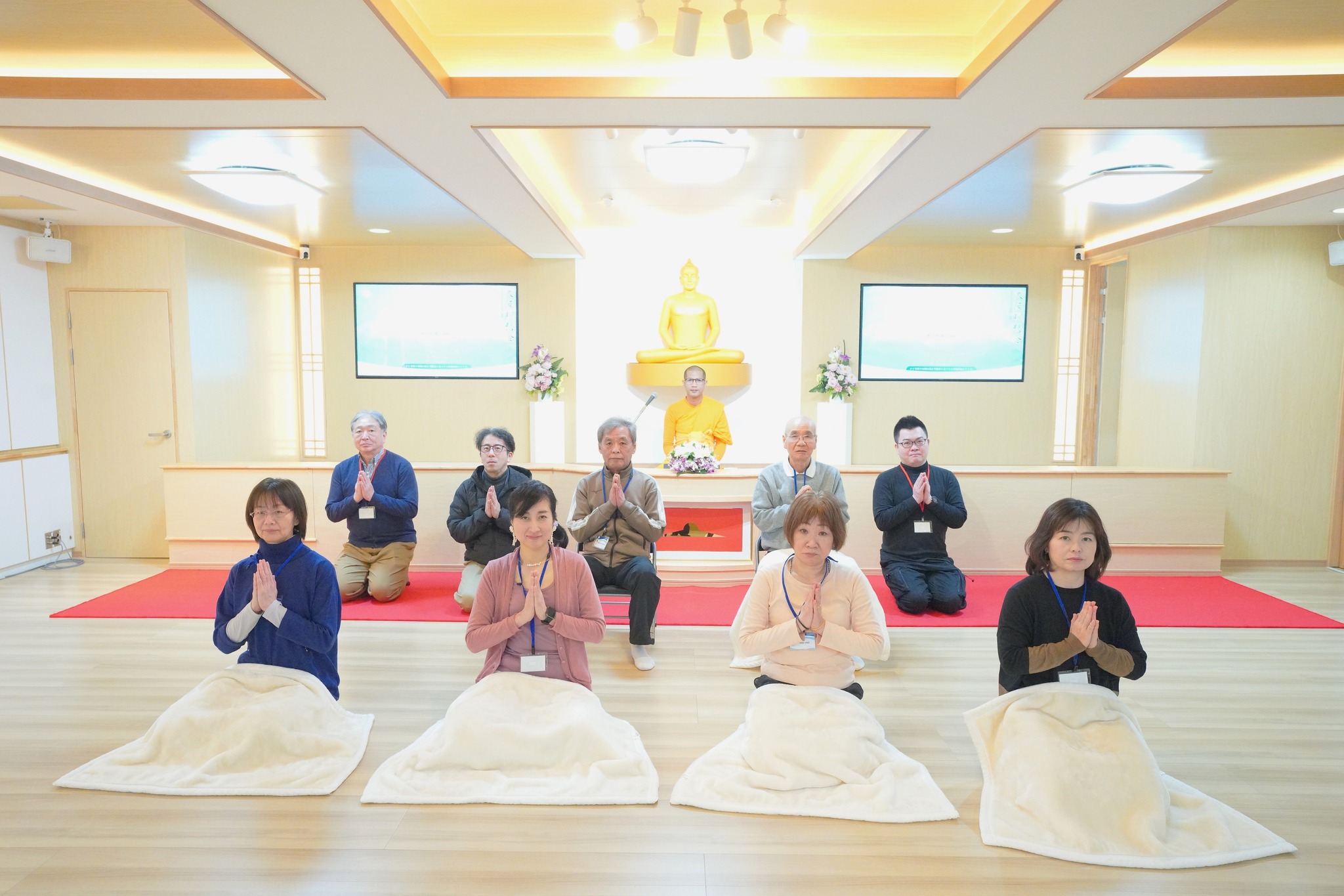 วัดพระธรรมกายโอซาก้า จัดปฏิบัติธรรมชาวญี่ปุ่น