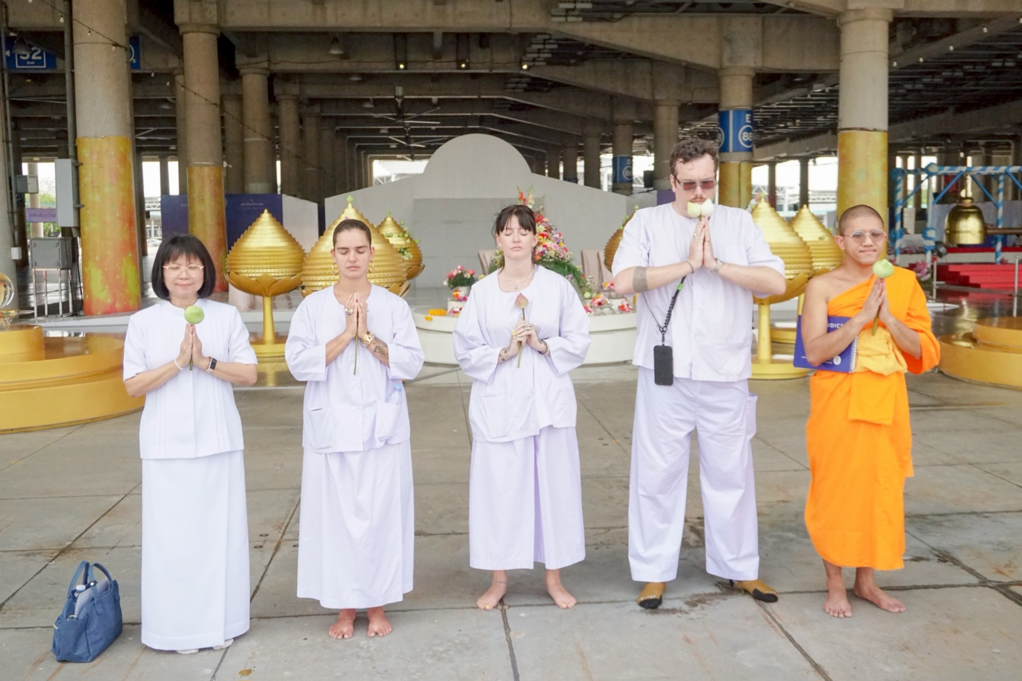 นักออร์แกไนซ์จัดงานดนตรีจากสหราชอาณาจักร เดินทางมาเยี่ยมชมวัดพระธรรมกาย