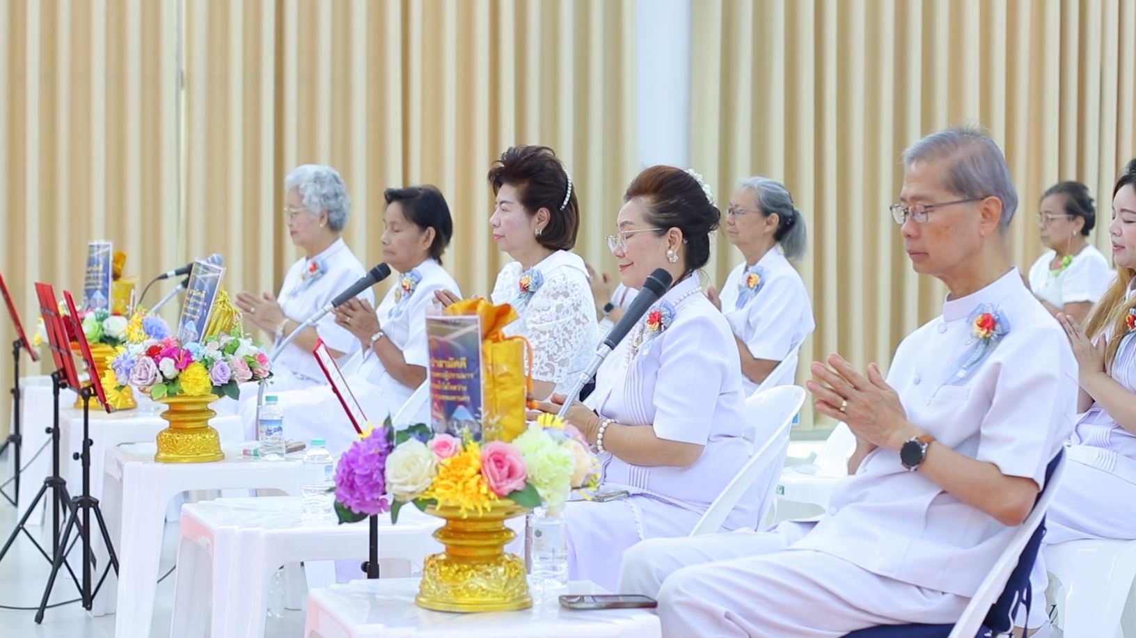 ศูนย์ปฏิบัติธรรมน้ำใสใจสว่าง จัดพิธีทอดผ้าป่าสร้างโรงครัวและหอฉันคุณยายอาจารย์ฯ