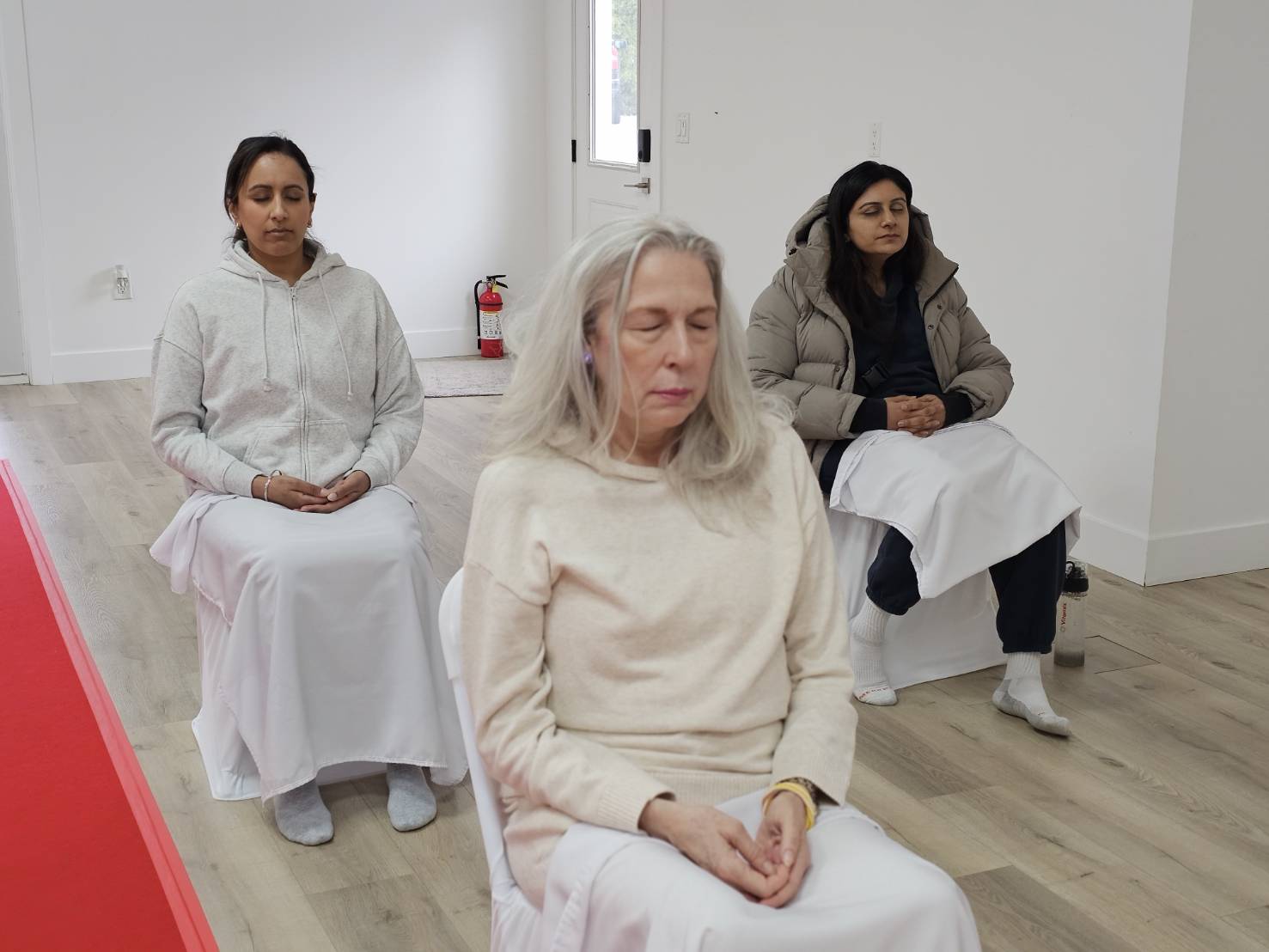 วัดพระธรรมกายแวนคูเวอร์ จัดกิจกรรมฝึกนั่งสมาธิให้กับชาวท้องถิ่น