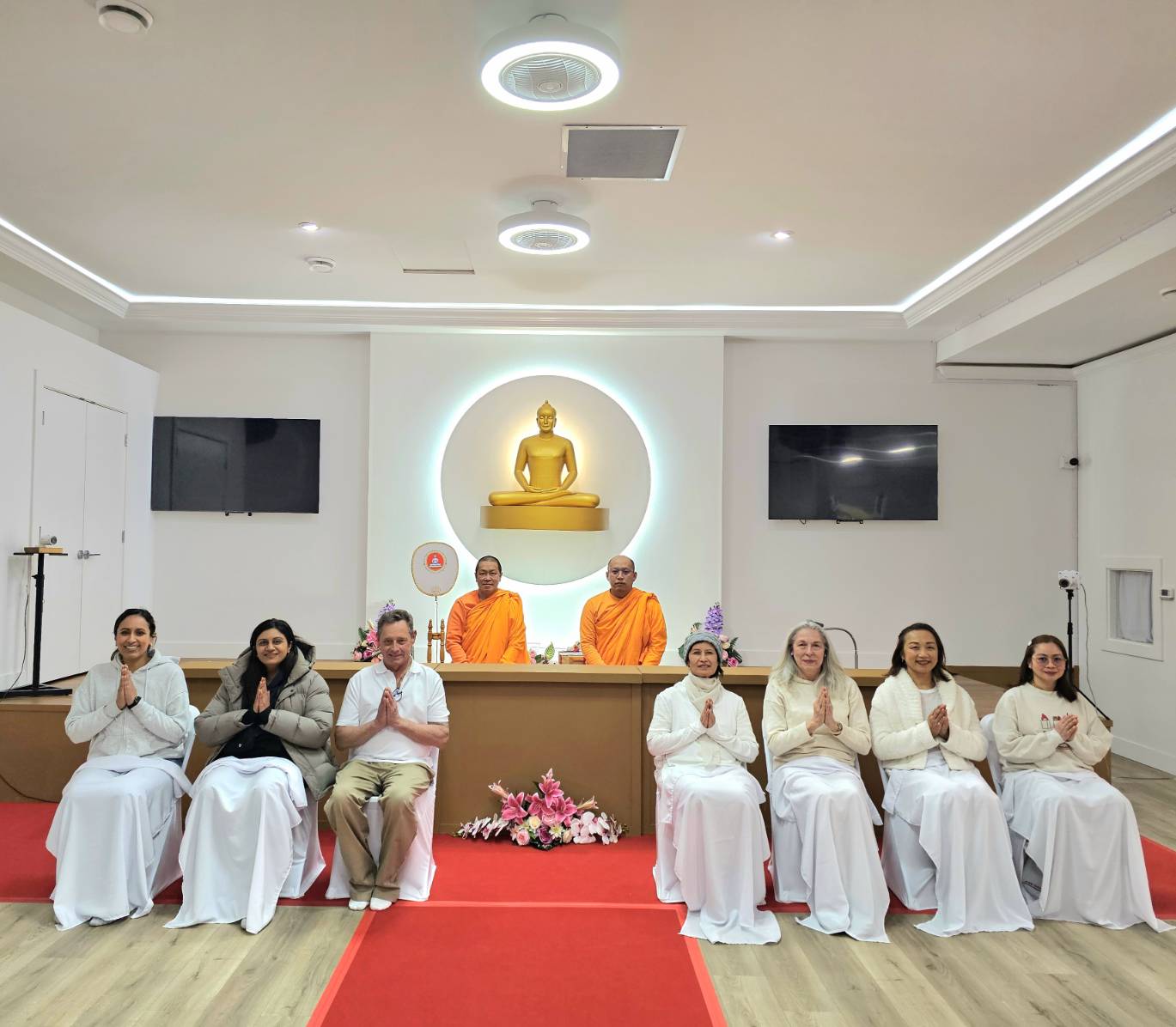 วัดพระธรรมกายแวนคูเวอร์ จัดกิจกรรมฝึกนั่งสมาธิให้กับชาวท้องถิ่น