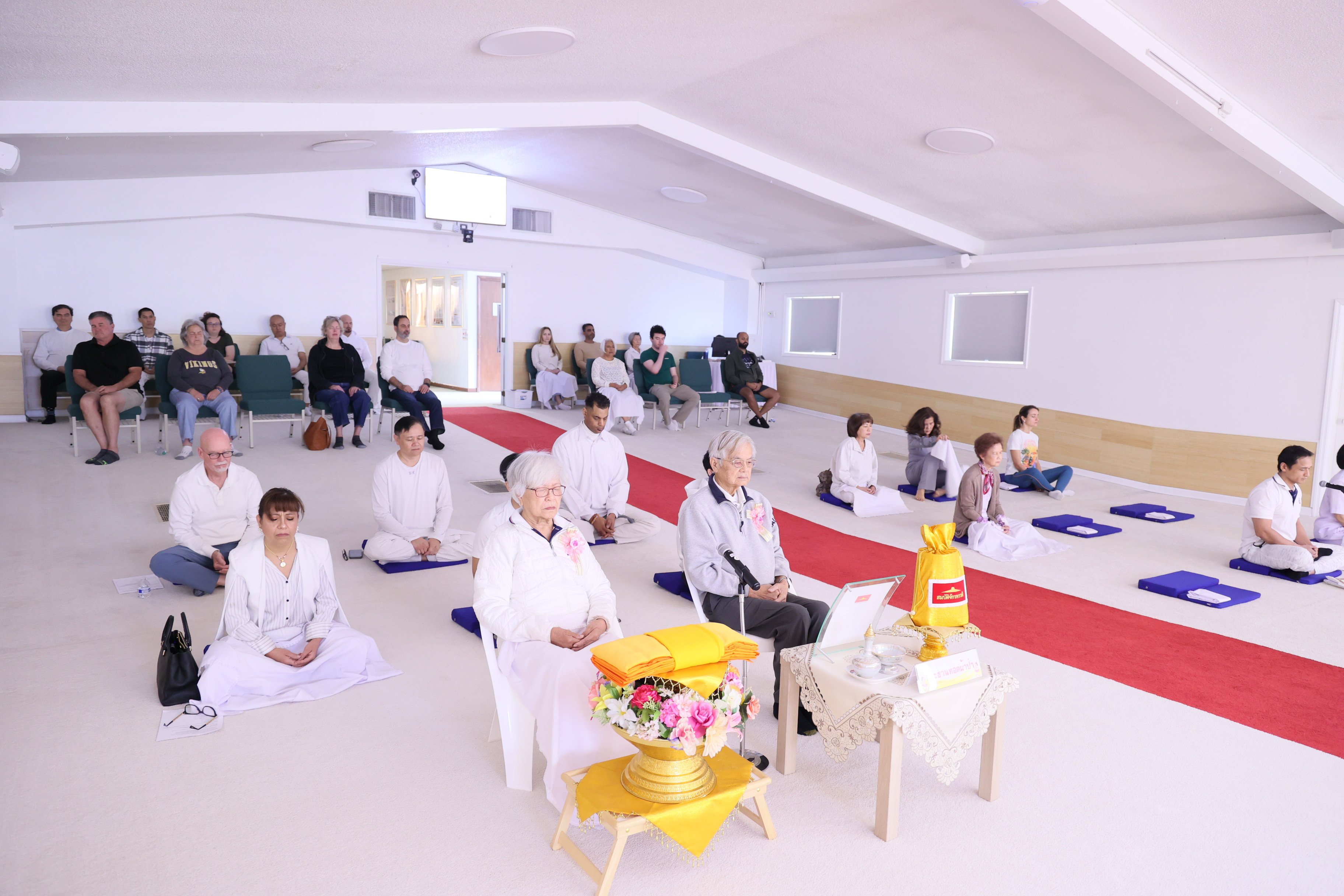 วัดพระธรรมกายจอร์เจีย จัดพิธีทอดผ้าป่าบำรุงวัด