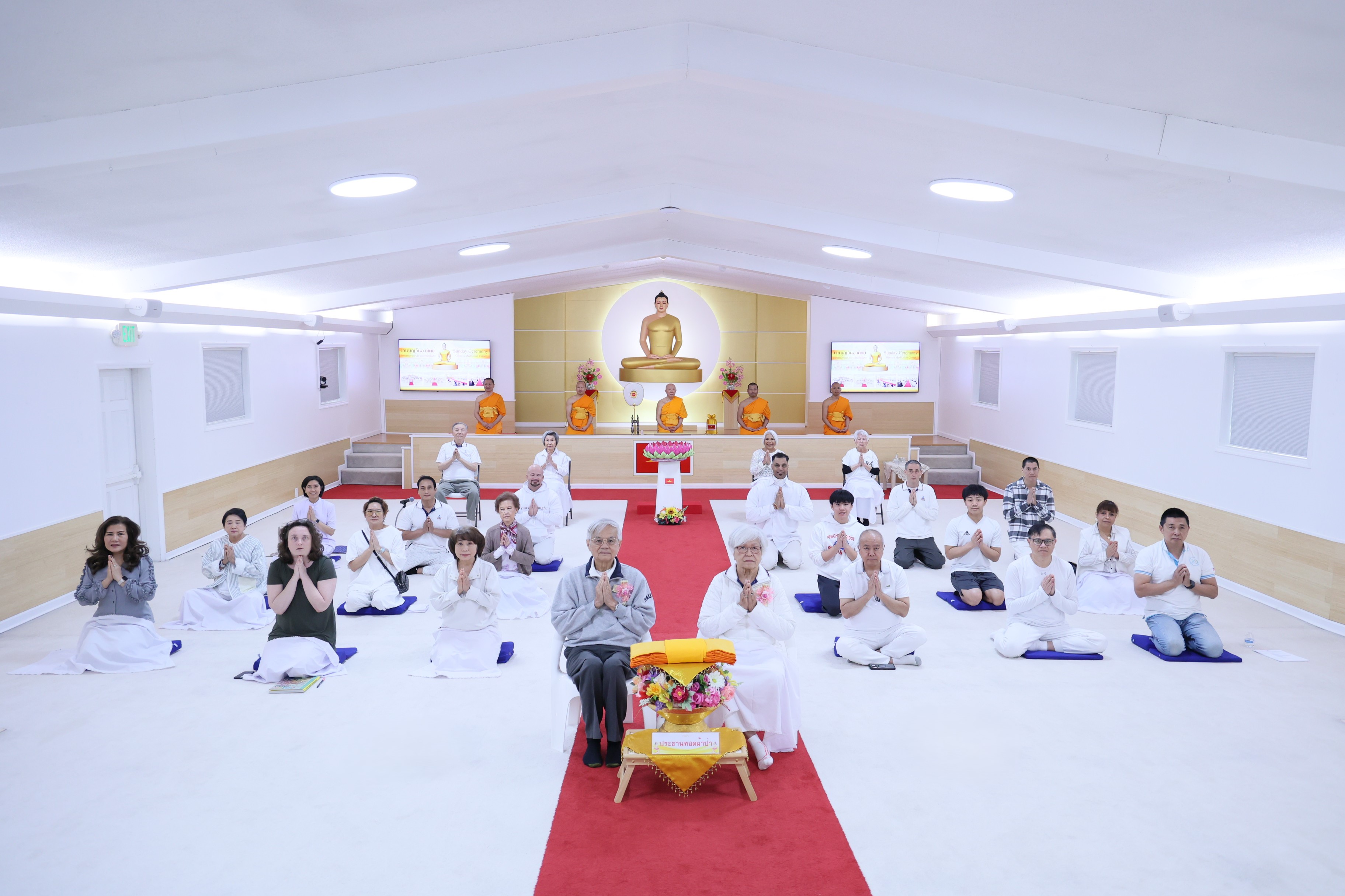 วัดพระธรรมกายจอร์เจีย จัดพิธีทอดผ้าป่าบำรุงวัด