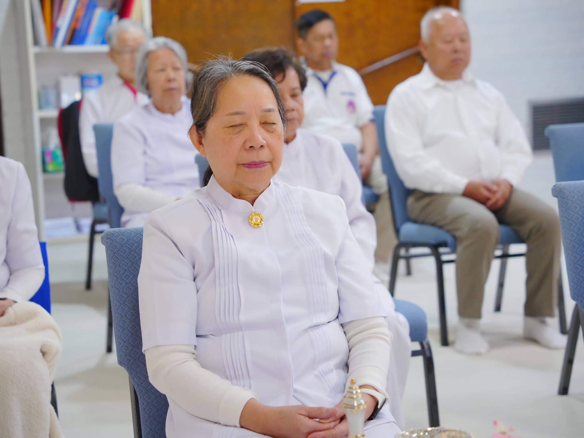 วัดพระธรรมกายชิคาโก จัดพิธีถวายกองบุญอุปโภคบริโภค