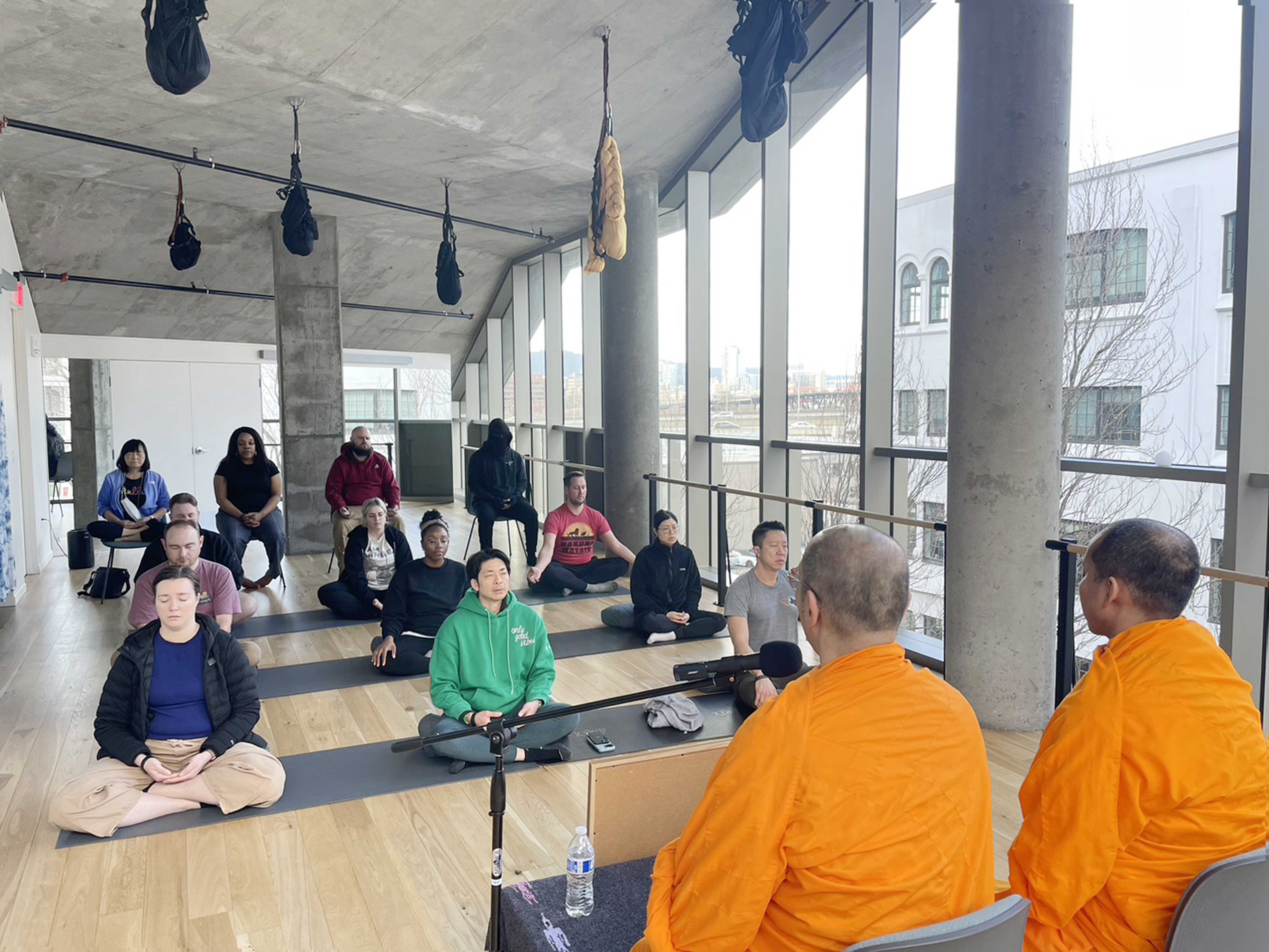 วัดพระธรรมกายออเรกอน จัดกิจกรรมคลาสสมาธิสำหรับชาวท้องถิ่น