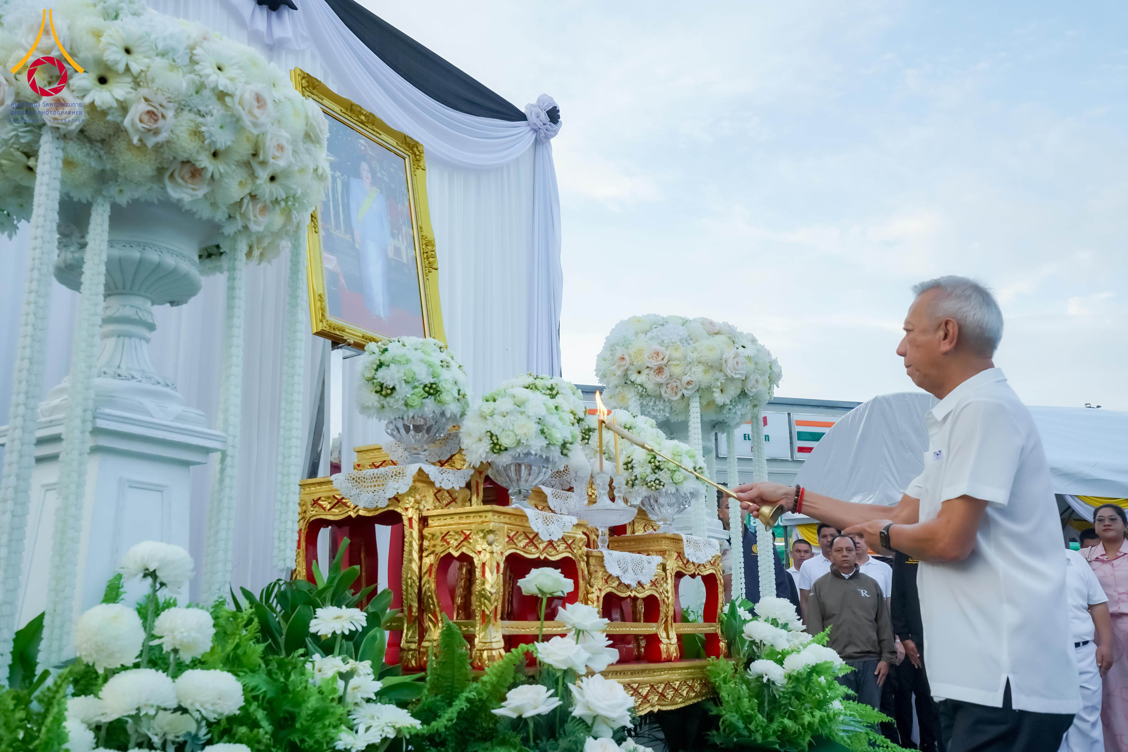พิธีตักบาตรพระ 1,109 รูป เสริมสิริมงคล 109 ปี เมืองหาดใหญ่ ฟื้นฟูขวัญกำลังใจหลังมหาอุทกภัย