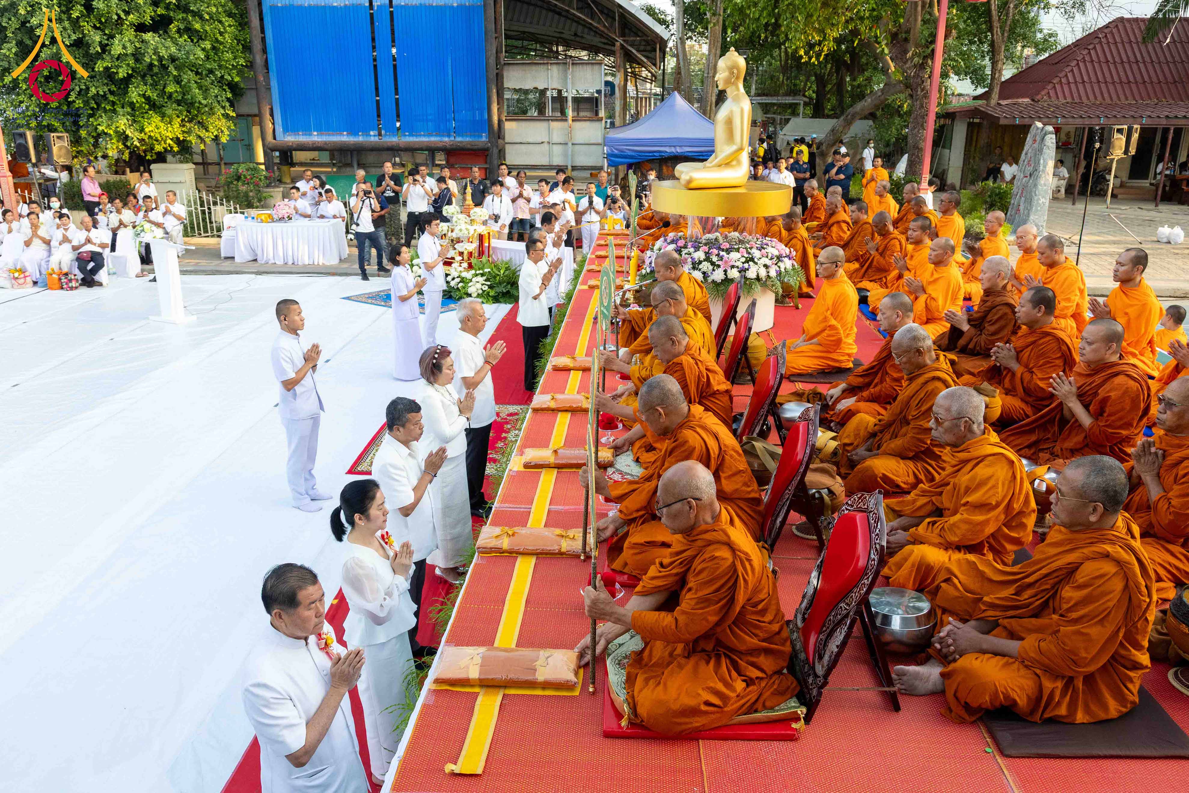 พิธีตักบาตรพระ 1,109 รูป เสริมสิริมงคล 109 ปี เมืองหาดใหญ่ ฟื้นฟูขวัญกำลังใจหลังมหาอุทกภัย