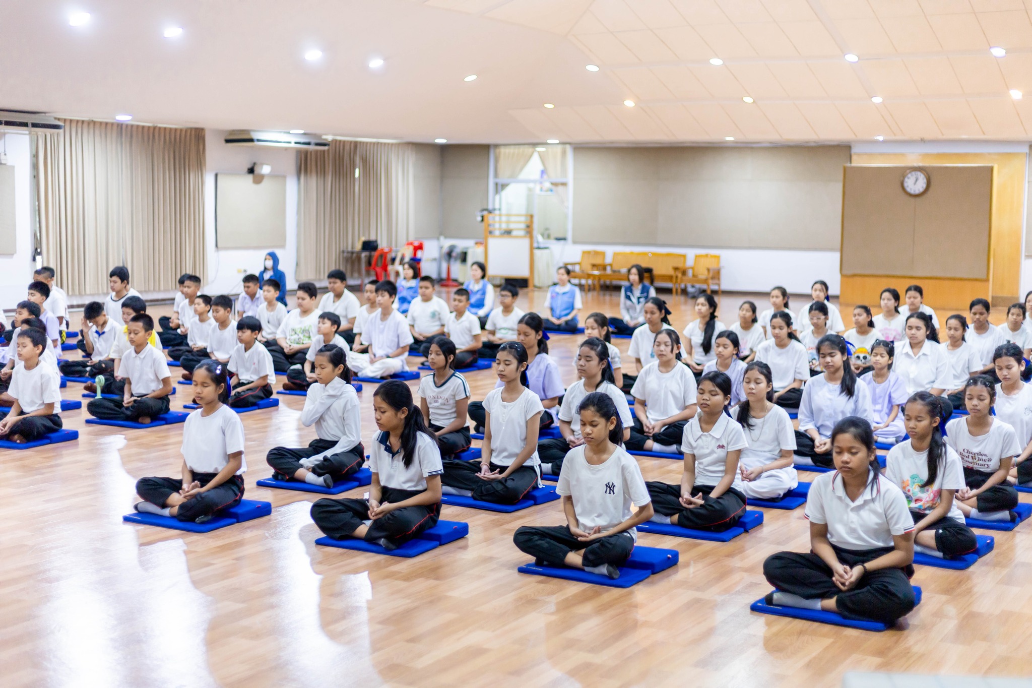 ชมรมพุทธศาสตร์สากล ร่วมกับ โรงเรียนวัดเทียนถวาย จัดกิจกรรมค่ายคุณธรรม จริยธรรม ณ วัดพระธรรมกาย