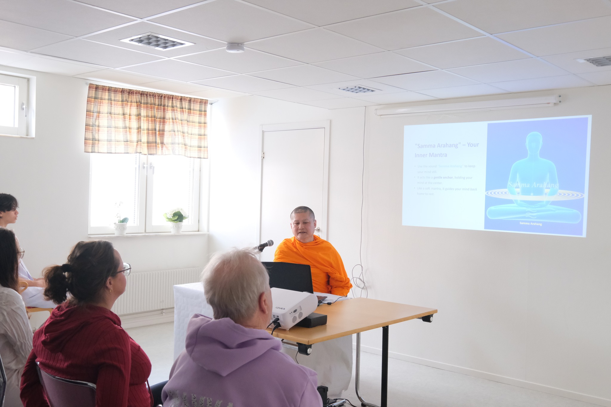 วัดพระธรรมกายบูโรส จัดปฏิบัติธรรมชาวท้องถิ่น บูชาธรรม 82 ปี หลวงพ่อธัมมชโย ณ เมือง Landskrona