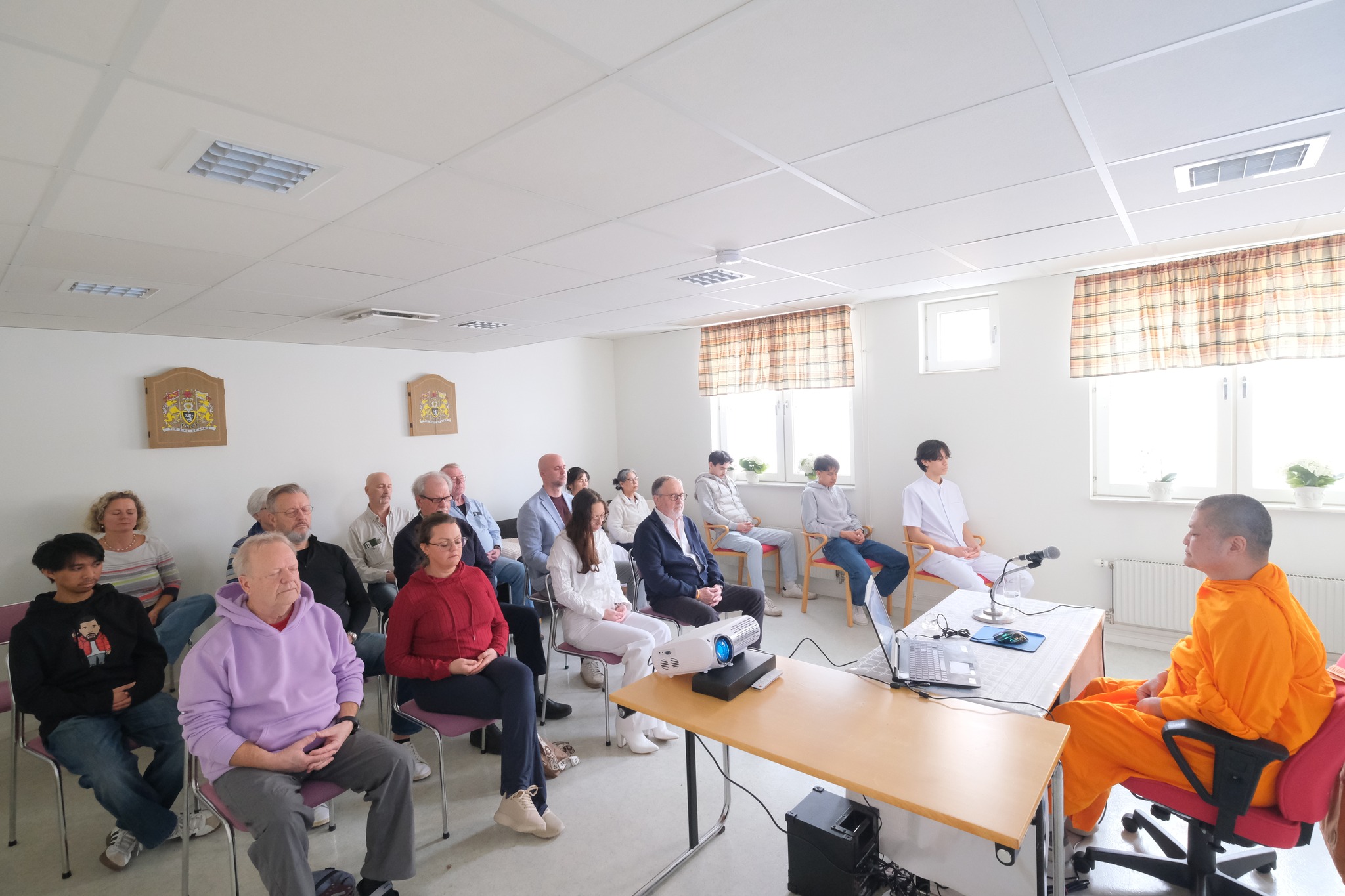 วัดพระธรรมกายบูโรส จัดปฏิบัติธรรมชาวท้องถิ่น บูชาธรรม 82 ปี หลวงพ่อธัมมชโย ณ เมือง Landskrona