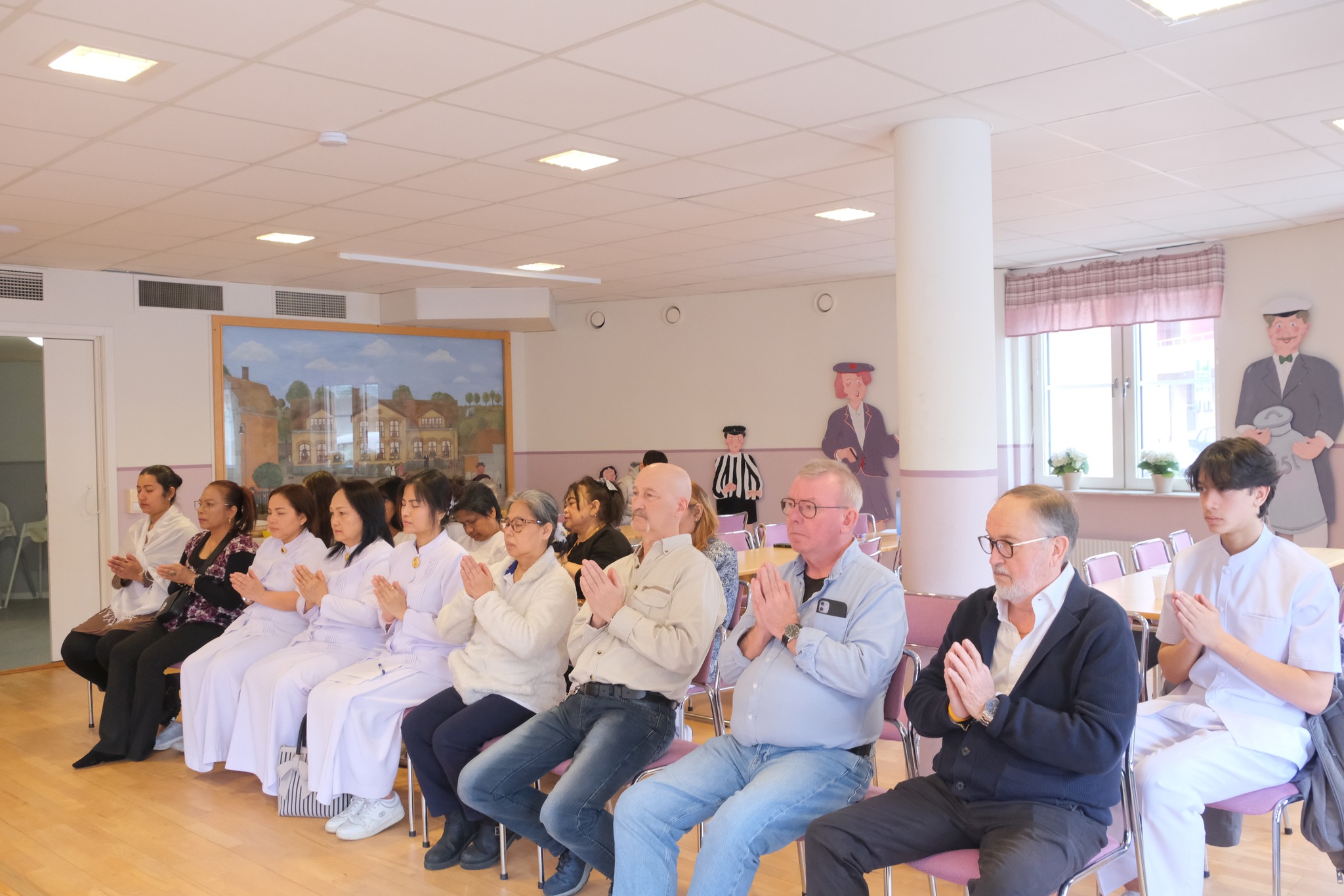 วัดพระธรรมกายบูโรส จัดปฏิบัติธรรมชาวท้องถิ่น บูชาธรรม 82 ปี หลวงพ่อธัมมชโย ณ เมือง Landskrona