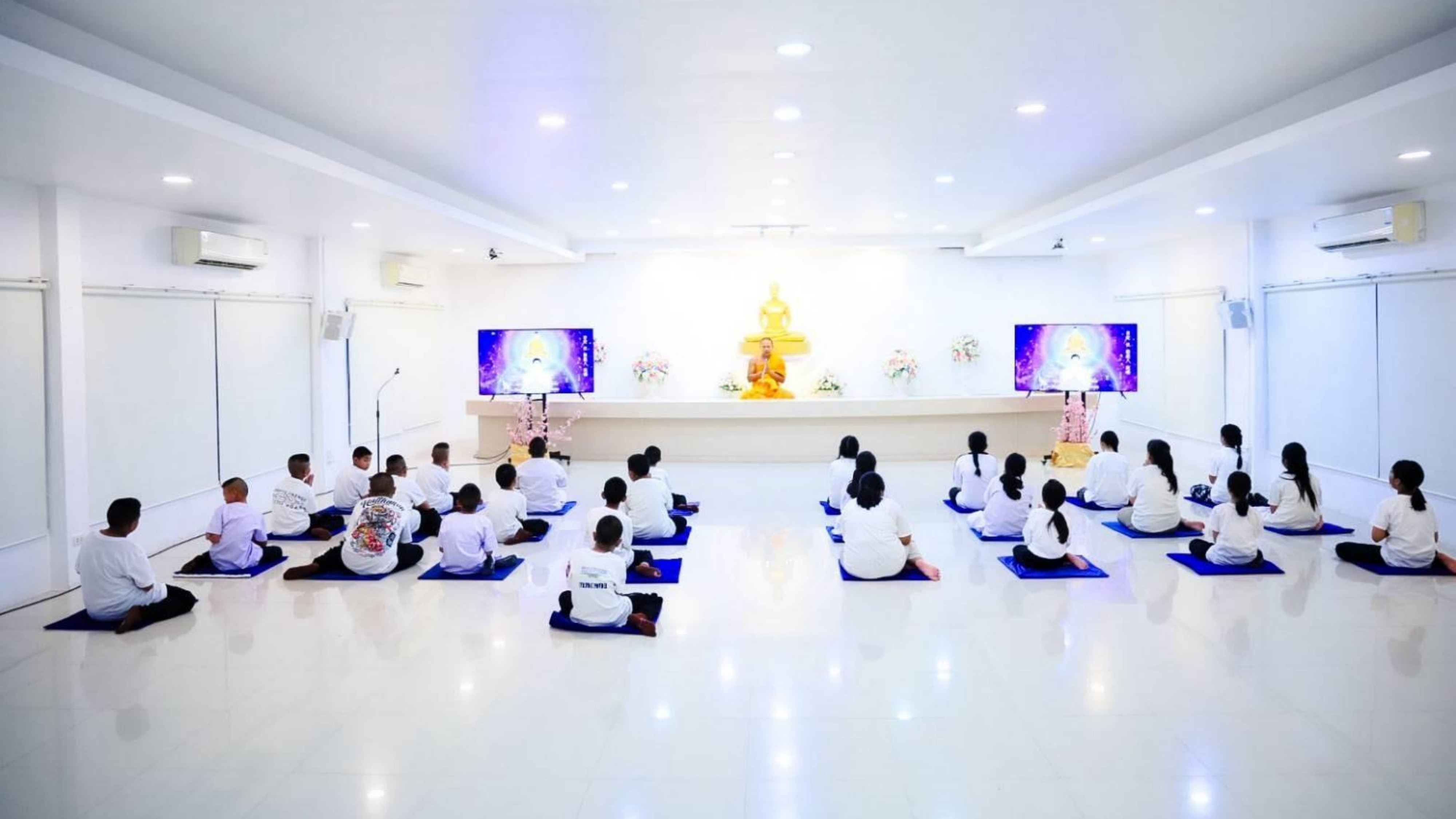 ศูนย์อบรมเยาวชนลาดหลุมแก้ว ร่วมกับ โรงเรียนบ้านคลองขวางบน จัดโครงการโรงเรียนวิถีพุทธ