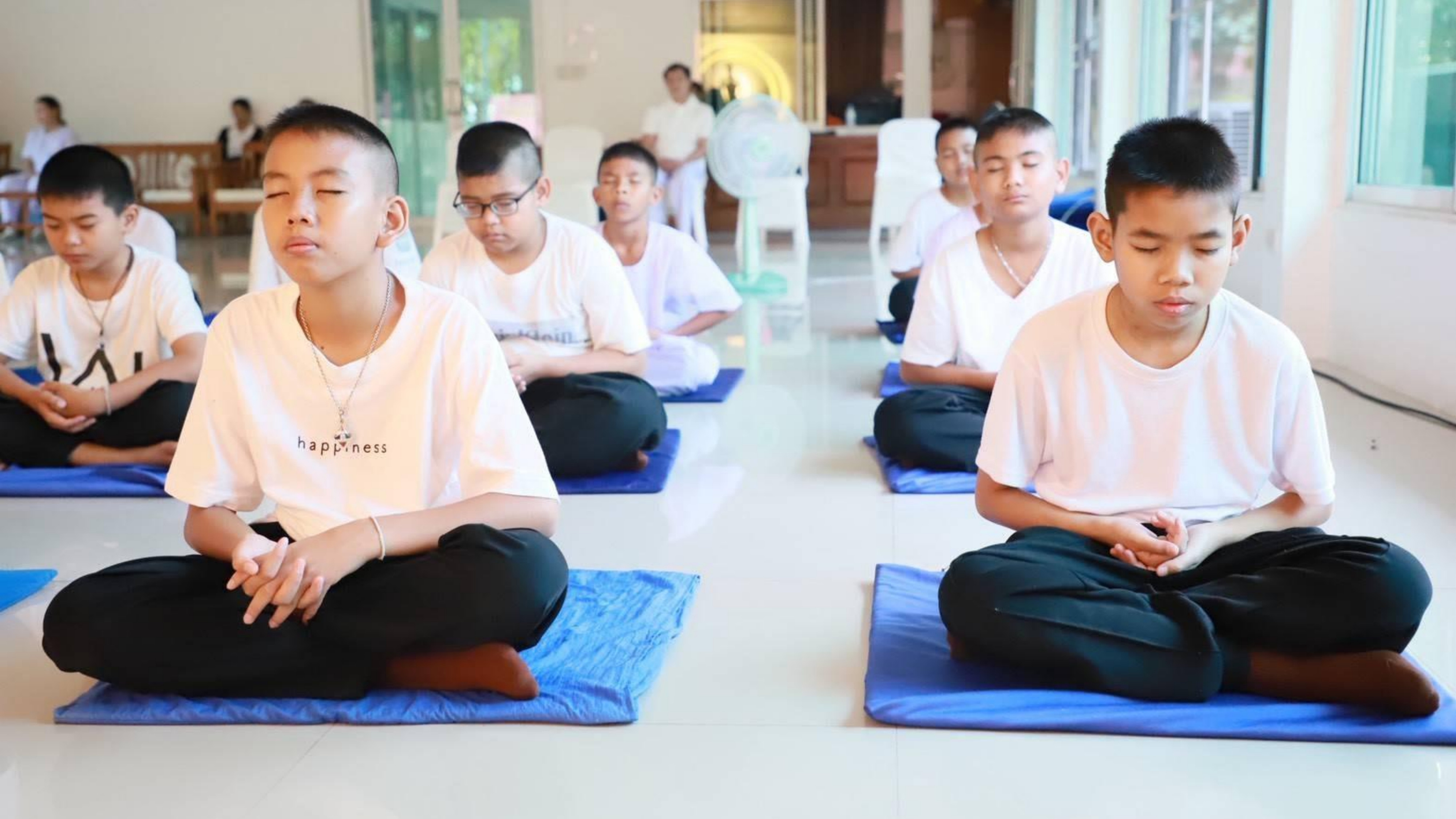 ศูนย์อบรมเยาวชนลาดหลุมแก้ว ร่วมกับ โรงเรียนบ้านคลองขวางบน จัดโครงการโรงเรียนวิถีพุทธ