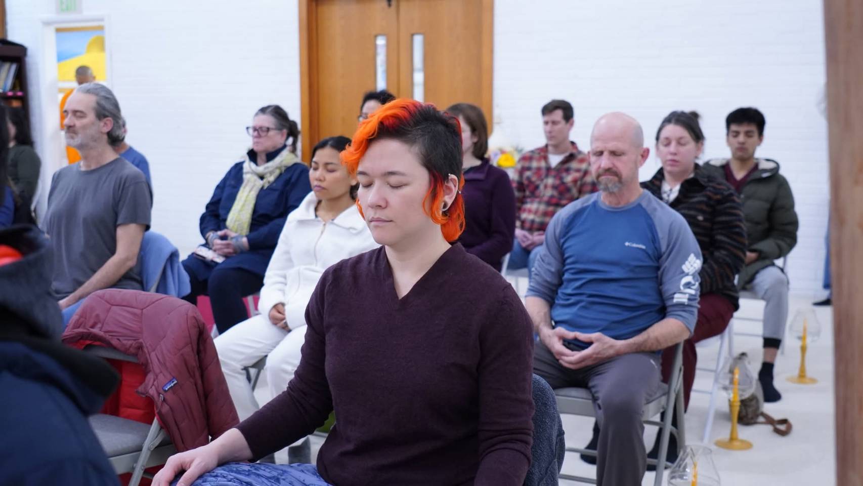 Wat Phra Dhammakaya Seattle holds “Full Moon Meditation” for the locals