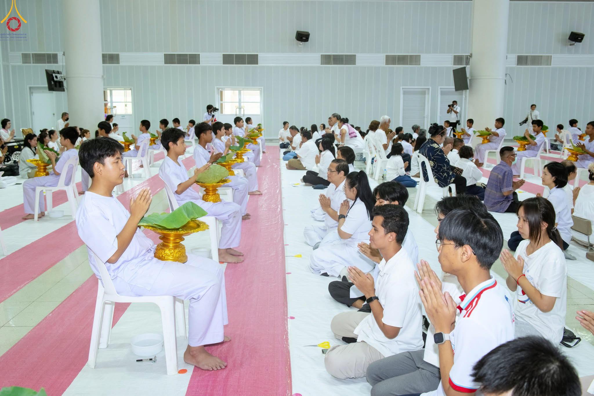 วัดพระธรรมกาย จัดพิธีตัดปอยผม และปลงผม โครงการอบรมสามเณรยุวธรรมทายาทรุ่นที่ 34 และมัชฌิมธรรมทายาท รุ่นที่ 30