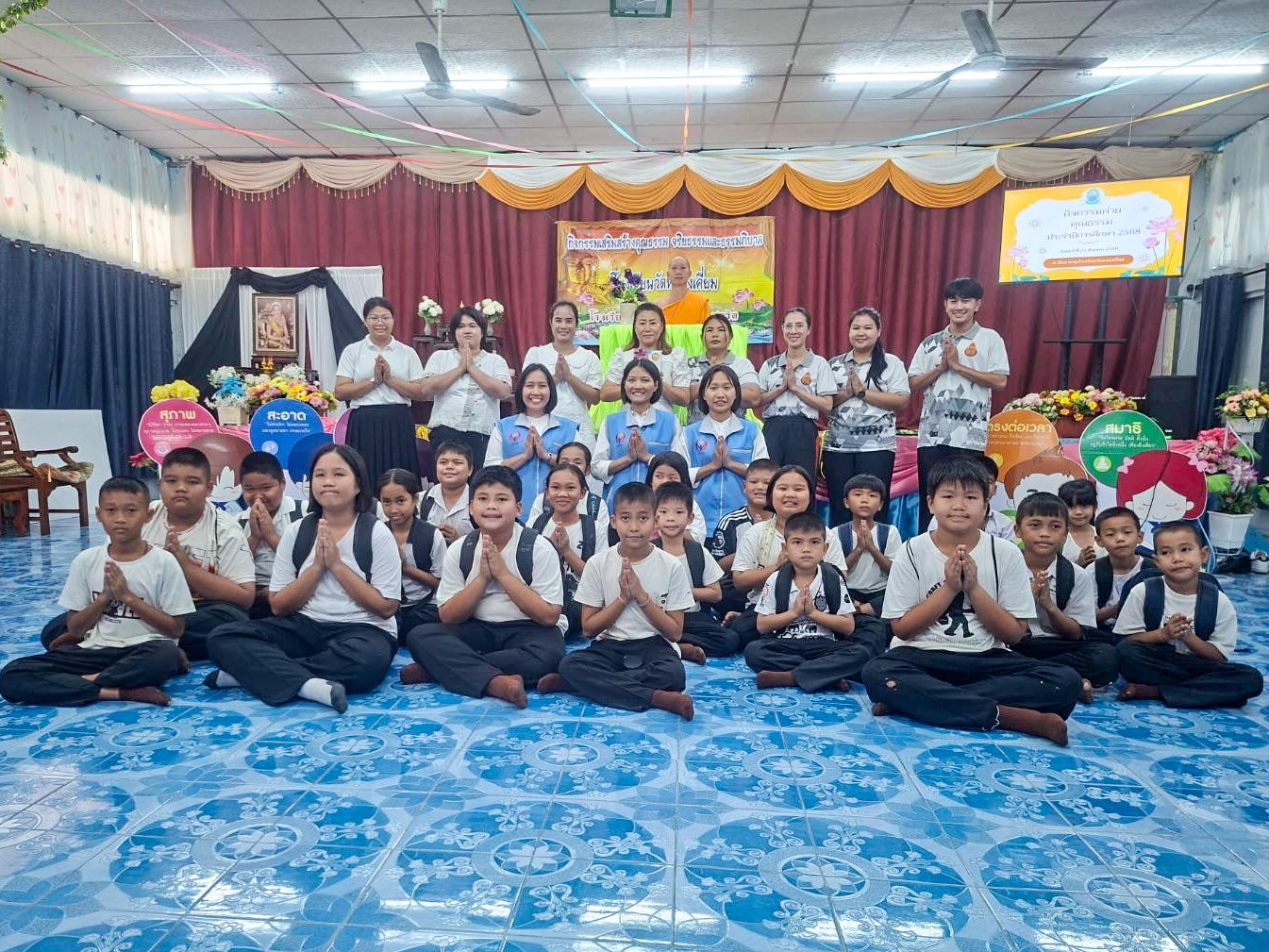 ชมรมพุทธศาสตร์สากลจัดกิจกรรมค่ายคุณธรรม แก่นักเรียนโรงเรียนวัดหนองเคี่ยม