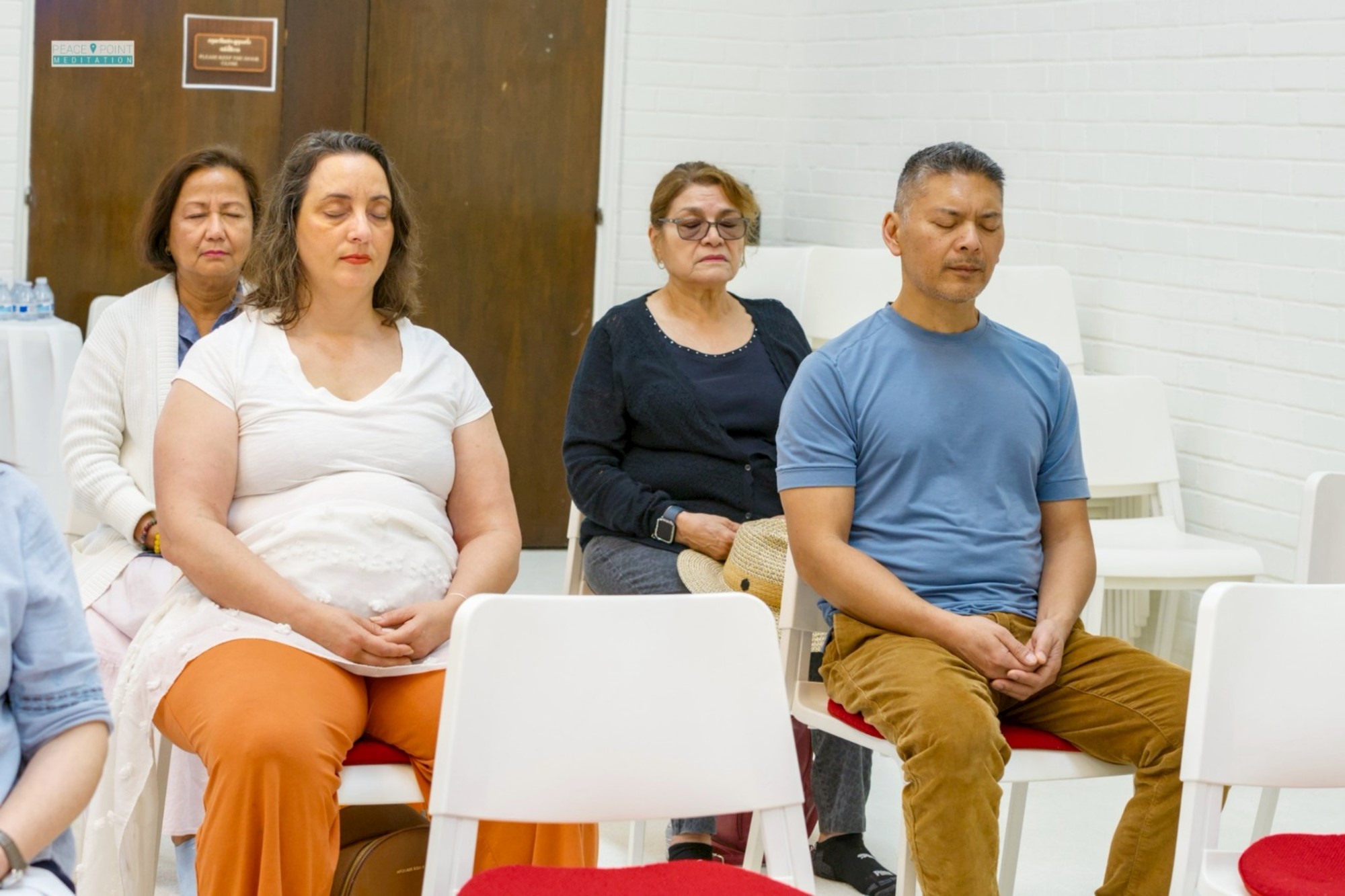 วัดพระธรรมกายแคลิฟอร์เนีย จัดกิจกรรมฝึกสมาธิให้กับชาวท้องถิ่น