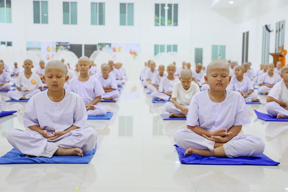 ศูนย์อบรมเยาวชนลาดหลุมแก้ว จัดพิธีฝากตัวเป็นศิษย์